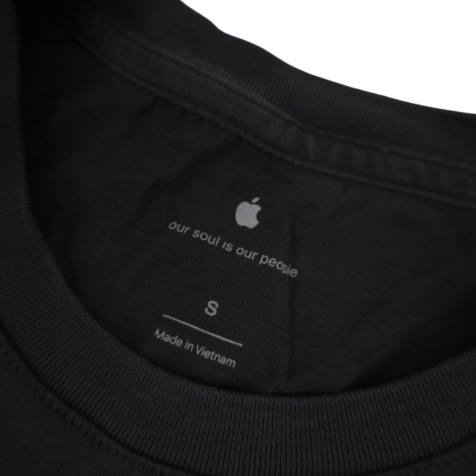 Apple Rare Apple Every Store Location Employee T Shirt Size US S / EU 44-46 / 1 - 6 Thumbnail