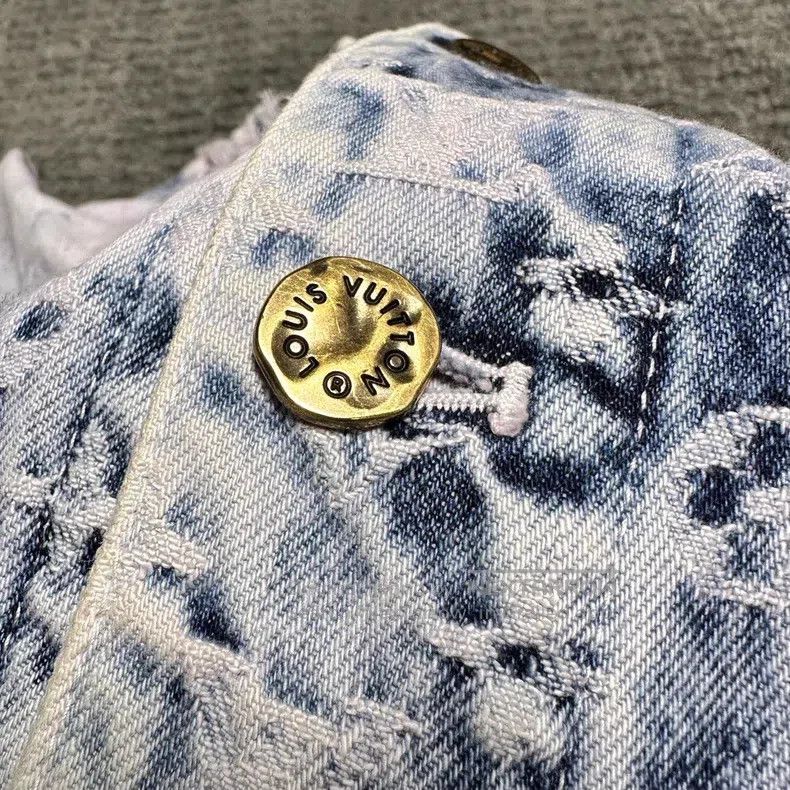 Louis Vuitton Louis Vuitton Destruction tassel full print denim jacket Size US L / EU 52-54 / 3 - 5 Thumbnail