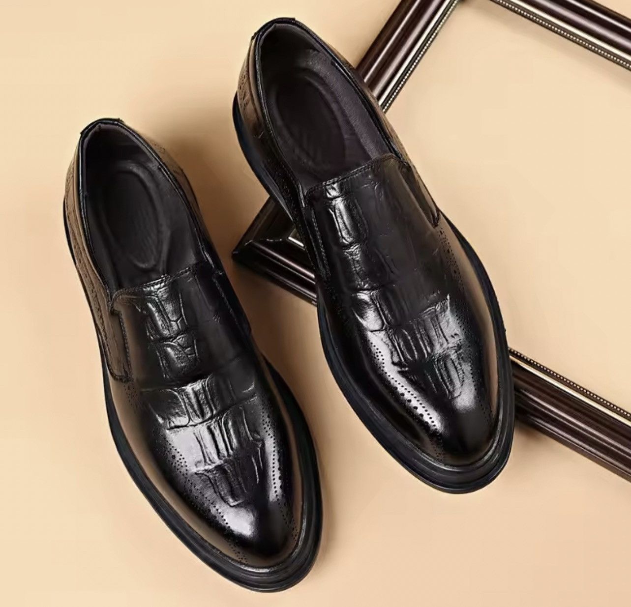 Japanese Brand Crocodile Embossed Slip-On Loafer Dress Shoe Size US 5.5 / EU 38 - 2 Thumbnail