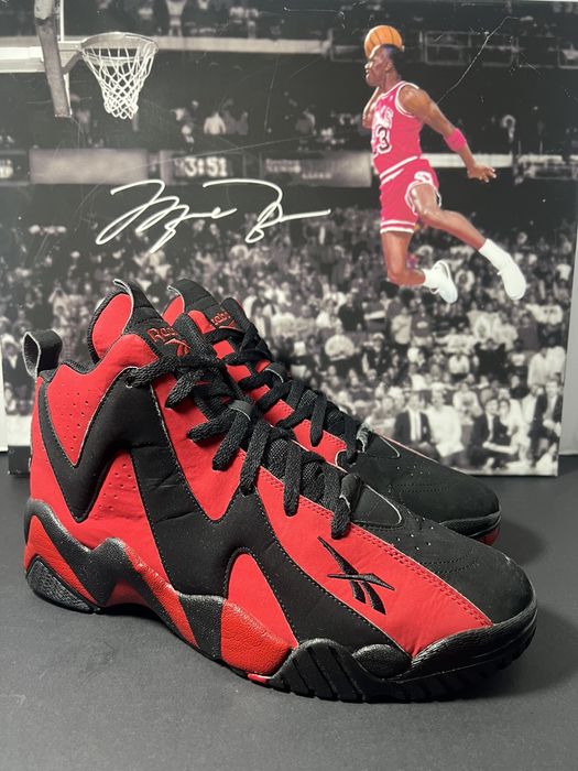 Black and red outlet reebok kamikaze