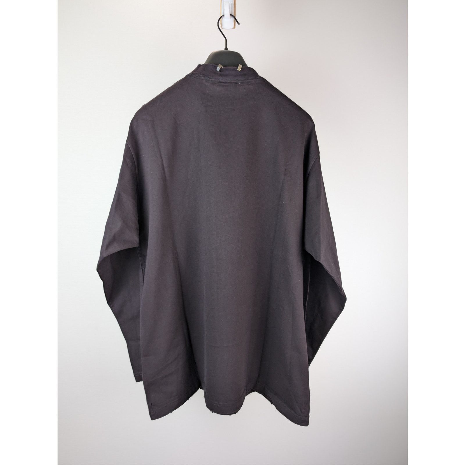 Balenciaga o1rshd1 Pierced Oversized Long Sleeve Jersey T-Shirt Black Size US S / EU 44-46 / 1 - 9 Thumbnail