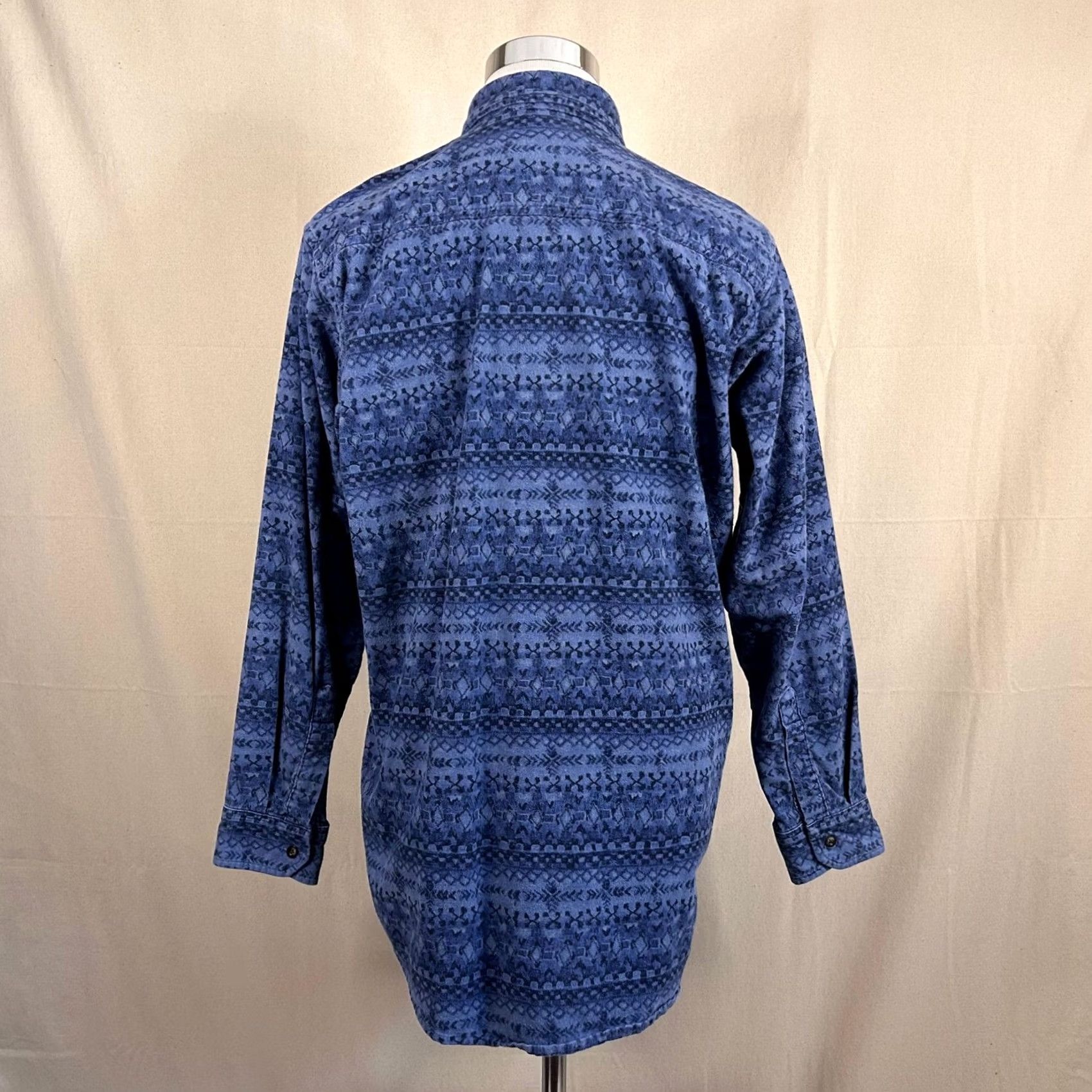 Vintage VINTAGE L.L. Bean Flannel Shirt LT Blue Aztec Southwest Cotton Made USA Button Down Mens Size US L / EU 52-54 / 3 - 5 Thumbnail