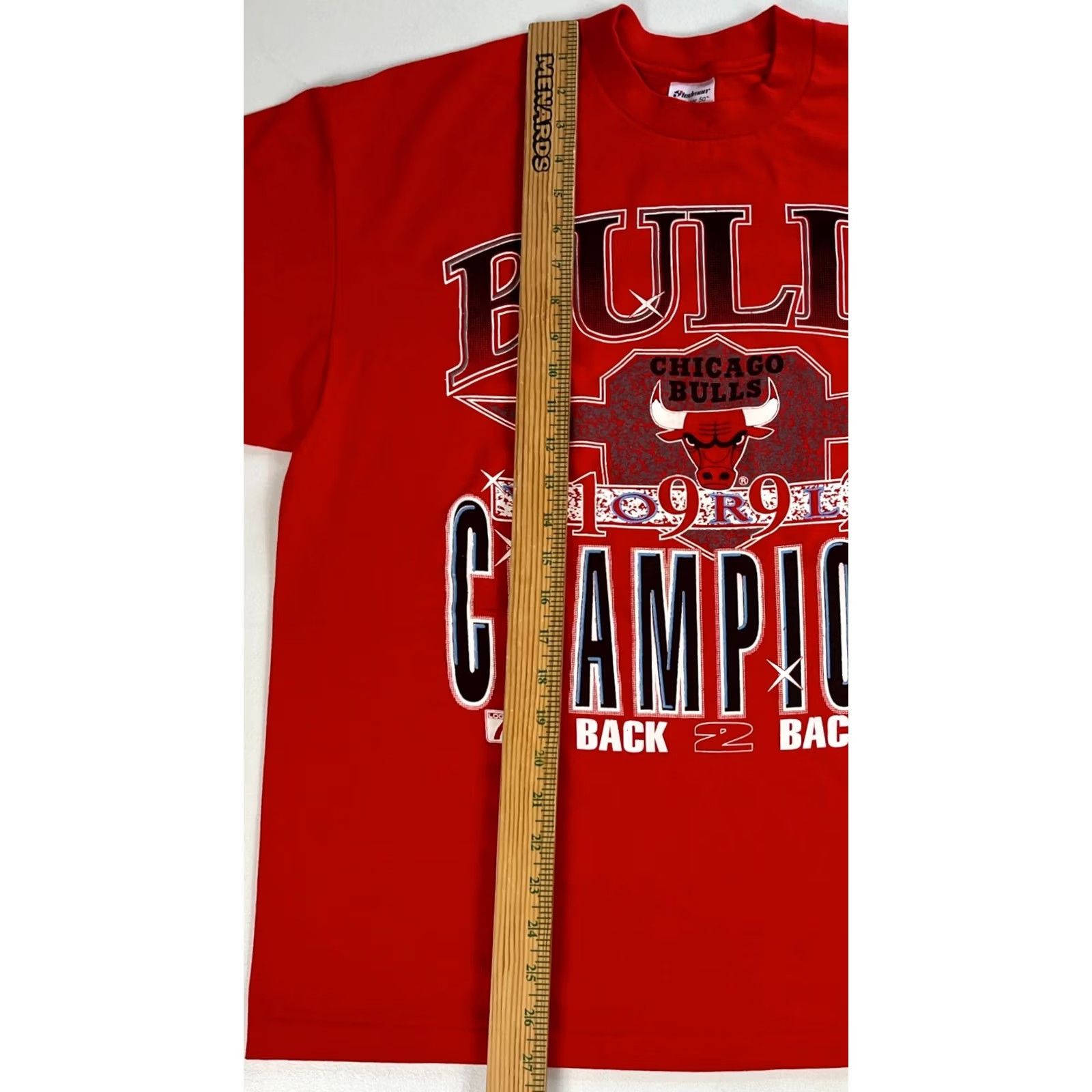 NBA VINTAGE Chicago Bulls 1992 Back 2 Back NBA Champions T-Shirt Mens XL Red 90s Stedman Made in USA Graphic Print Short Sleeve Crew Neck Shirt Size US XL / EU 56 / 4 - 7 Thumbnail