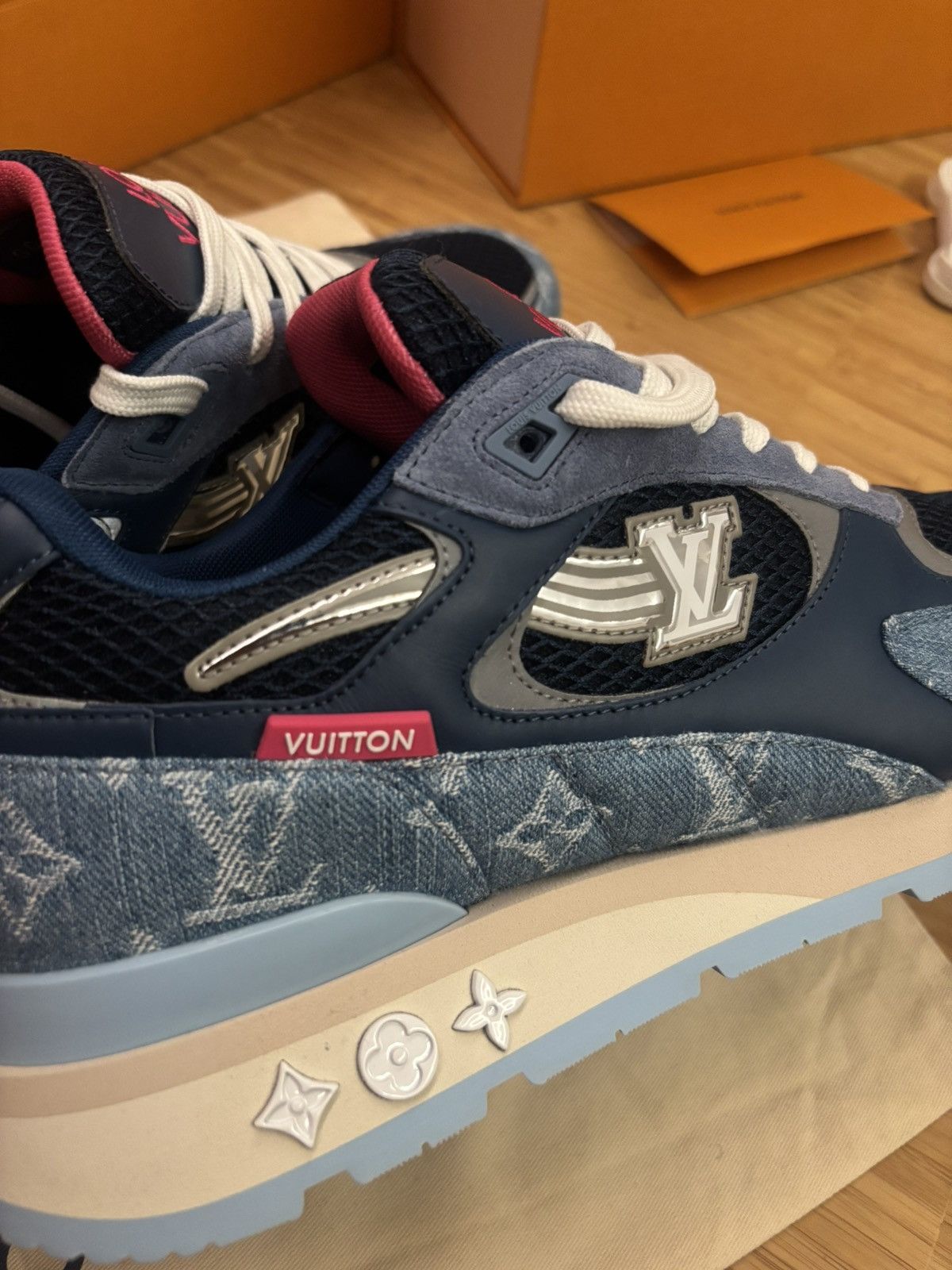 Louis Vuitton Louis Vuitton Run Away Sneaker Limited edition 8.5 US EU 42 Size US 8.5 / EU 41-42 - 8 Thumbnail