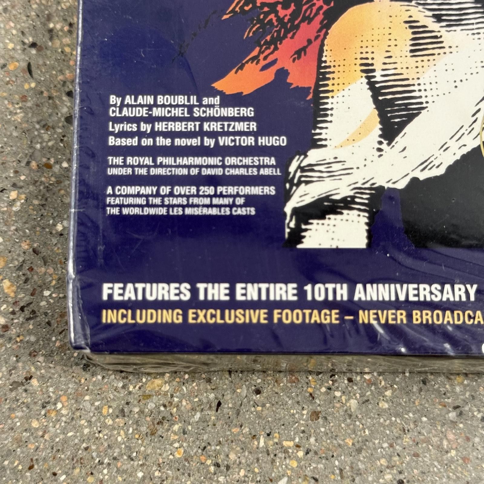 Designer DS Les Miserables 10th Anniversary IN CONCERT VHS 1995 New Size ONE SIZE - 3 Thumbnail