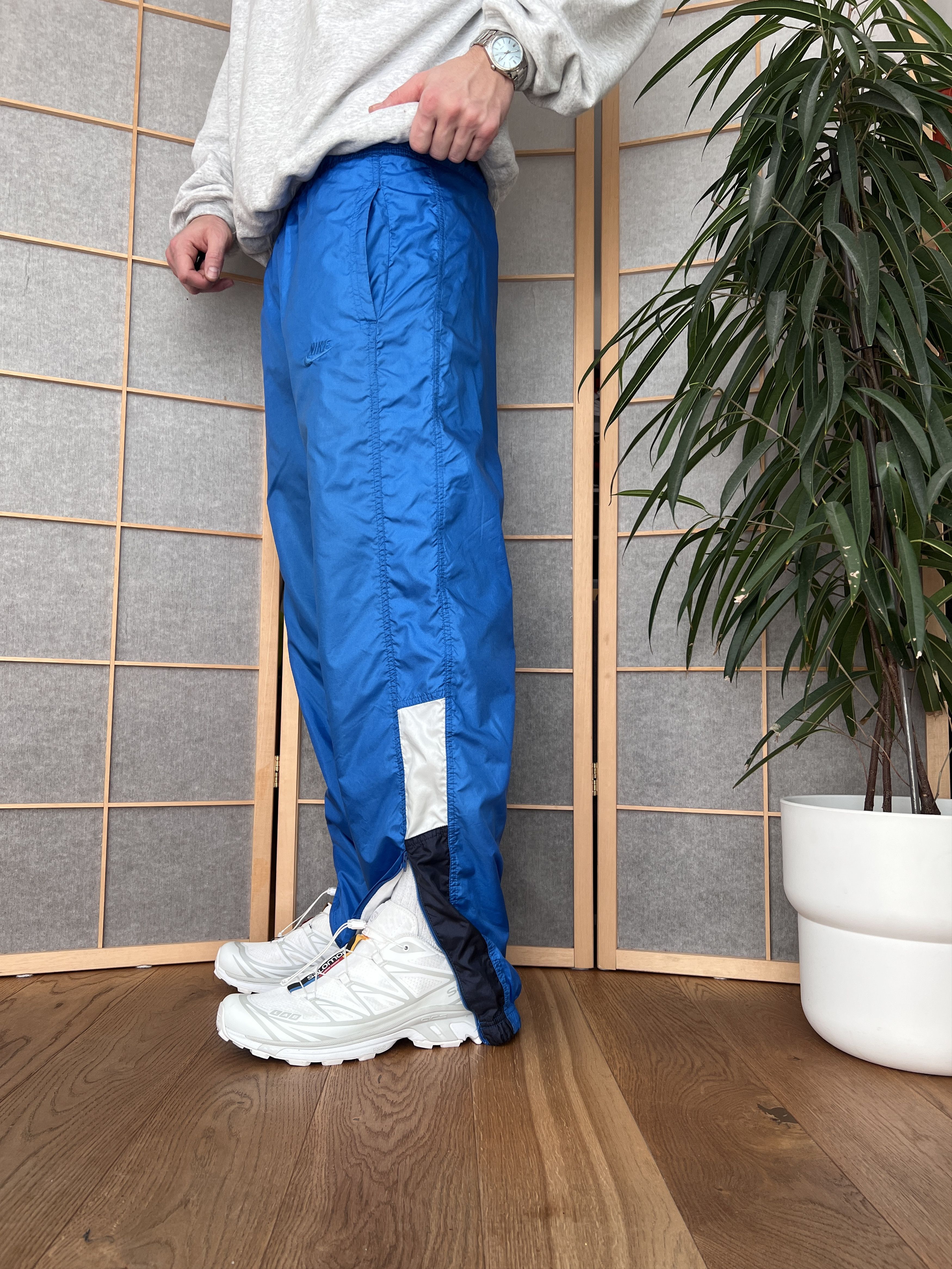 Nike Nike VTG 90s nylon retro navy blue track pants baggy swoosh Size US 32 / EU 48 - 12 Thumbnail