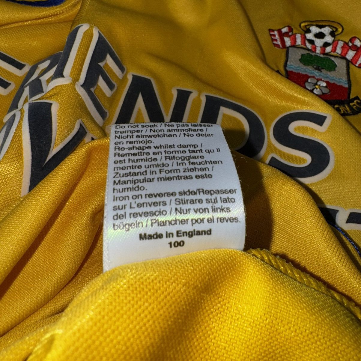 Other SOUTHAMPTON ENGLAND 2002/2004 FOOTBALL SHIRT SIZE 42/44 Size US XL / EU 56 / 4 - 11 Thumbnail