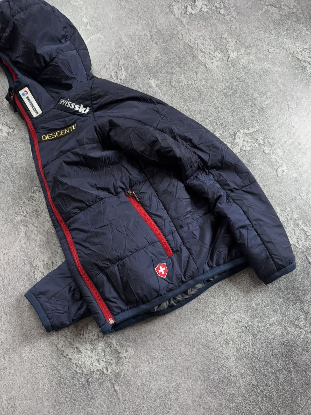 Descente Descente 38/M Wmns Swisscom puffer quilted hooded jacket Size M / US 6-8 / IT 42-44 - 18 Thumbnail