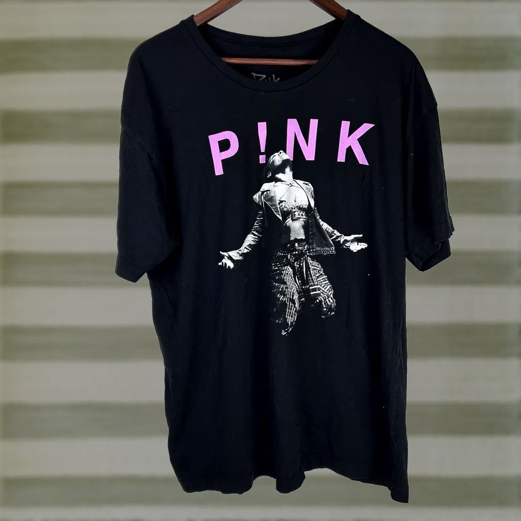 Pinko P!nk Pink Concert Tour 2023 Short Sleeve Tee Shirt Black XL Unisex Adults Crew Neck Cotton T-Shirt Dance Pop Logo 2-Sided Mens Womens Boys Girls Size US XL / EU 56 / 4 - 1 Thumbnail