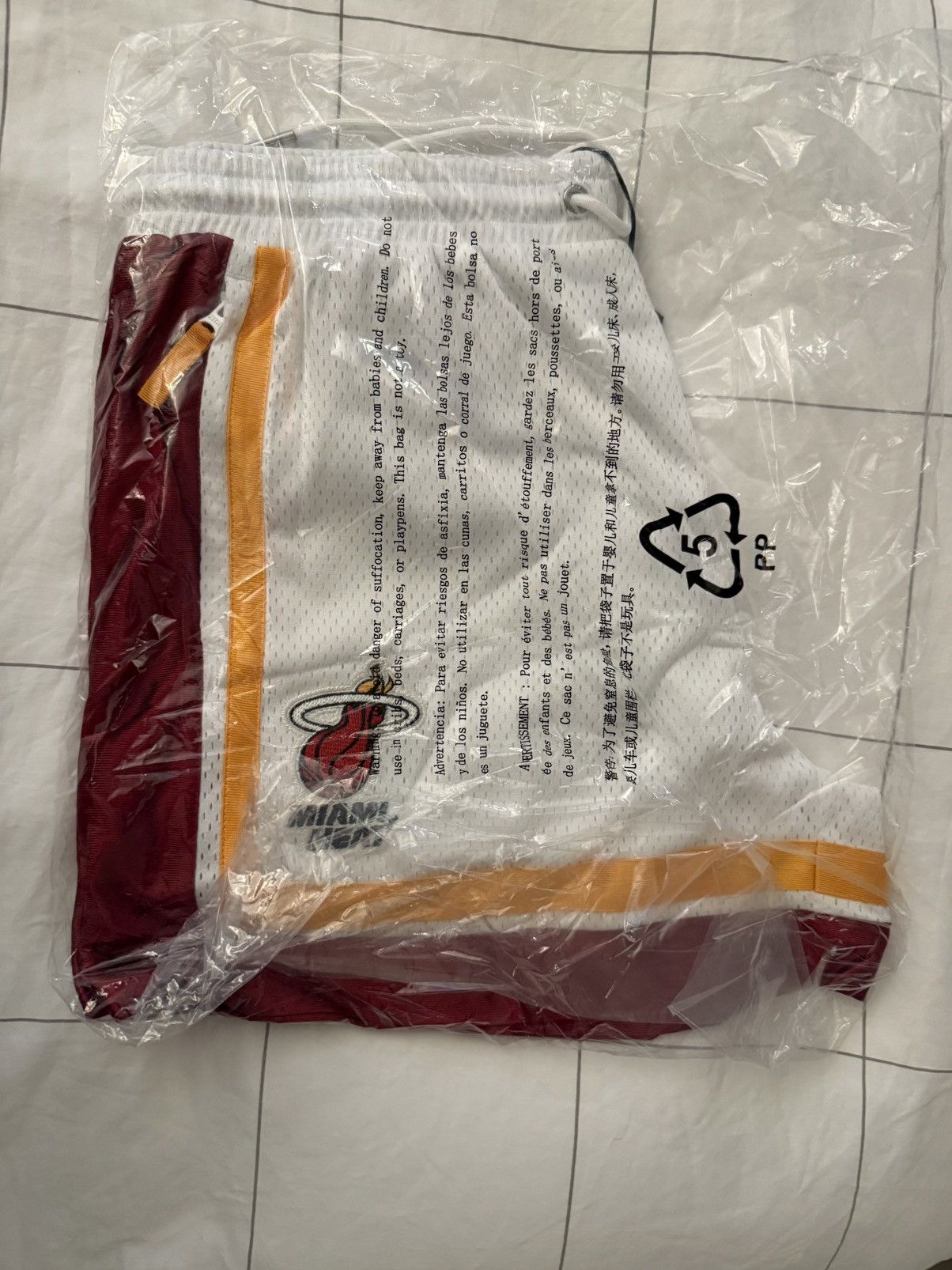 Kith × NBA Kith for NBA All-Star Miami Heat Short in “White” Size Large Size US 34 / EU 50 - 9 Thumbnail