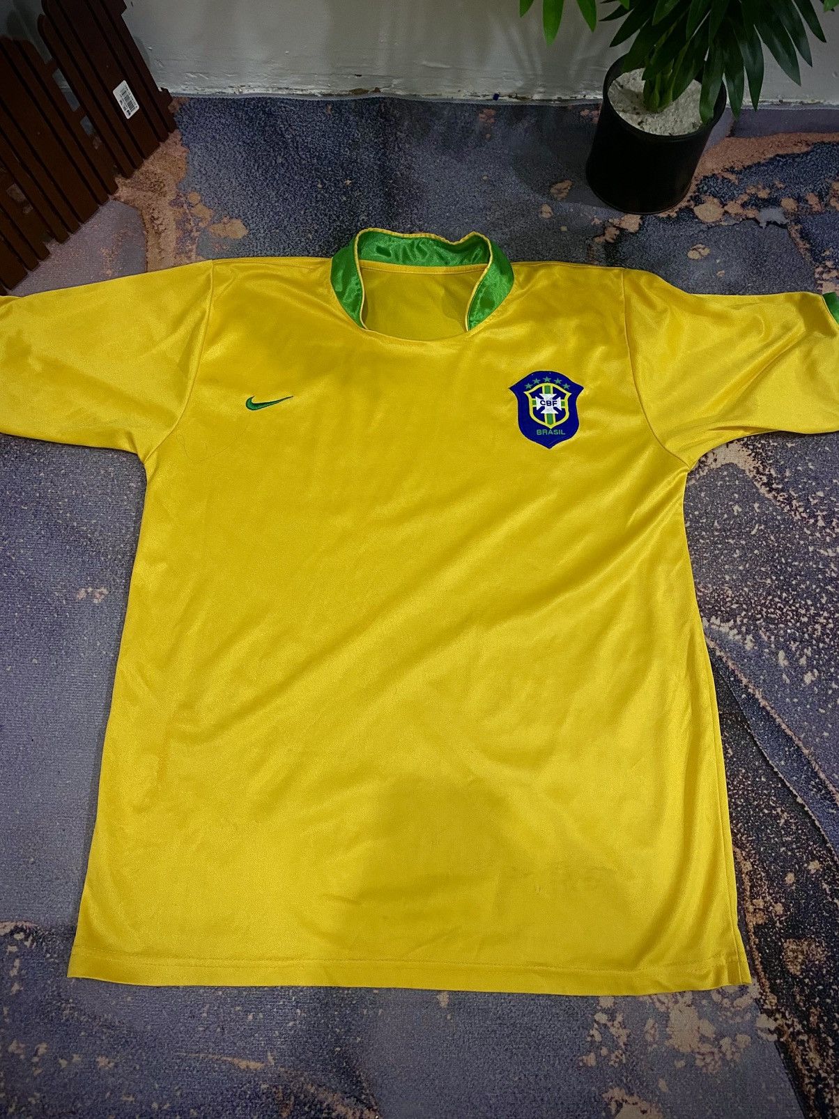 Nike Vintage Nike Brazil 1998 Home Shirt Size US L / EU 52-54 / 3 - 1 Thumbnail