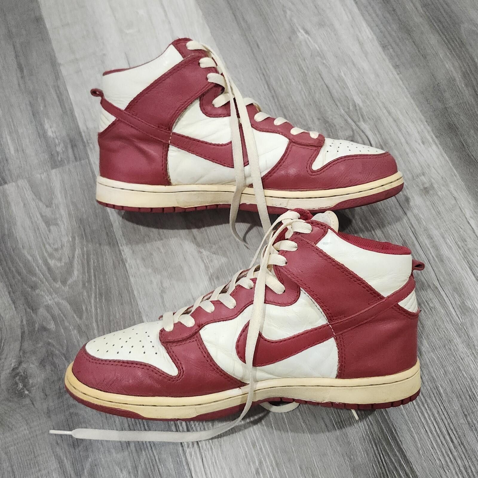 Nike Vintage 2008 Dunk High St John Red Mens 9 / 318544-161 RARE Size US 9 / EU 42 - 2 Thumbnail