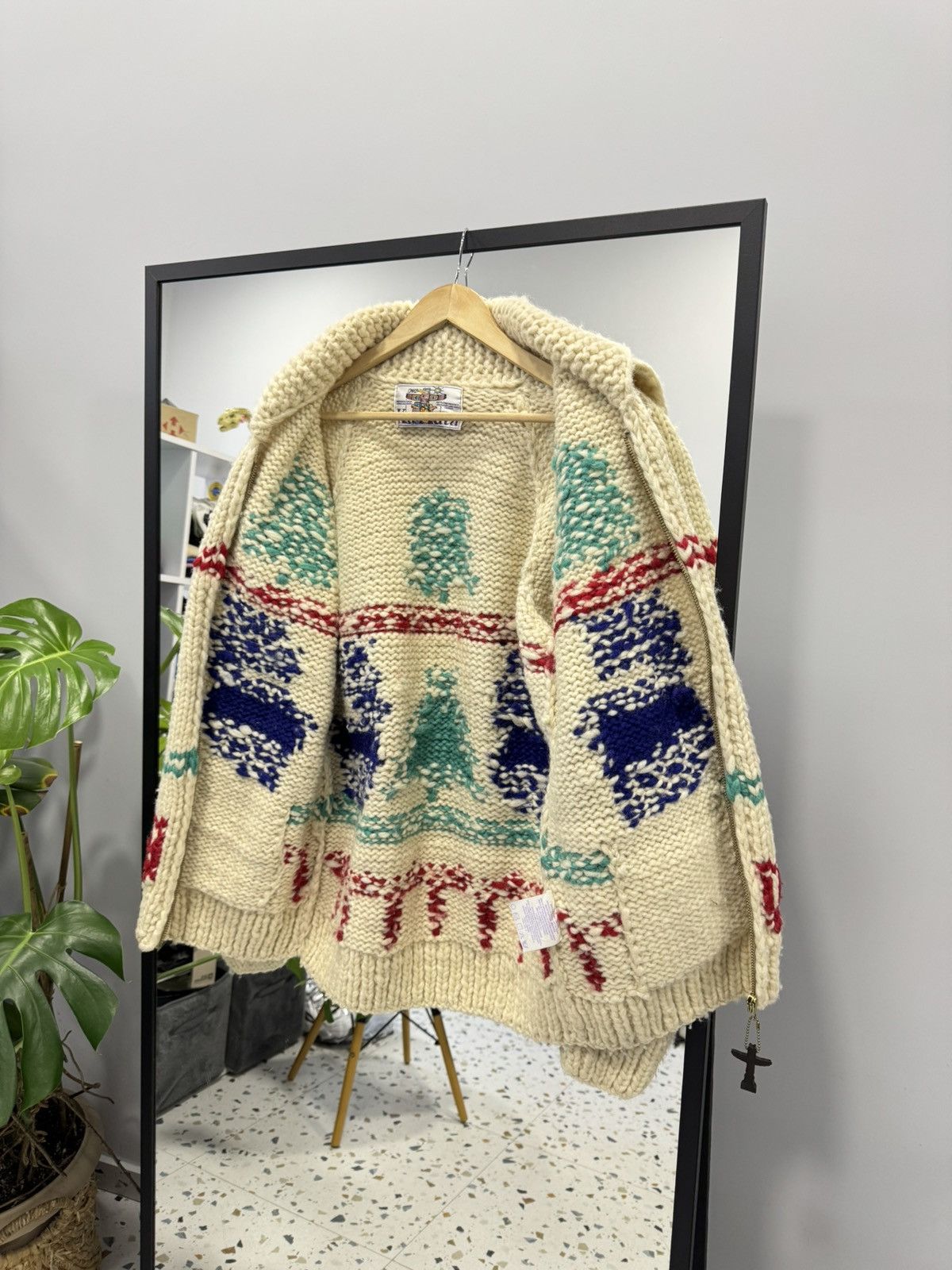 Kanata Hand Knits Kanata Vintage Wool Cowichan Knit sweater size L Size US L / EU 52-54 / 3 - 8 Thumbnail