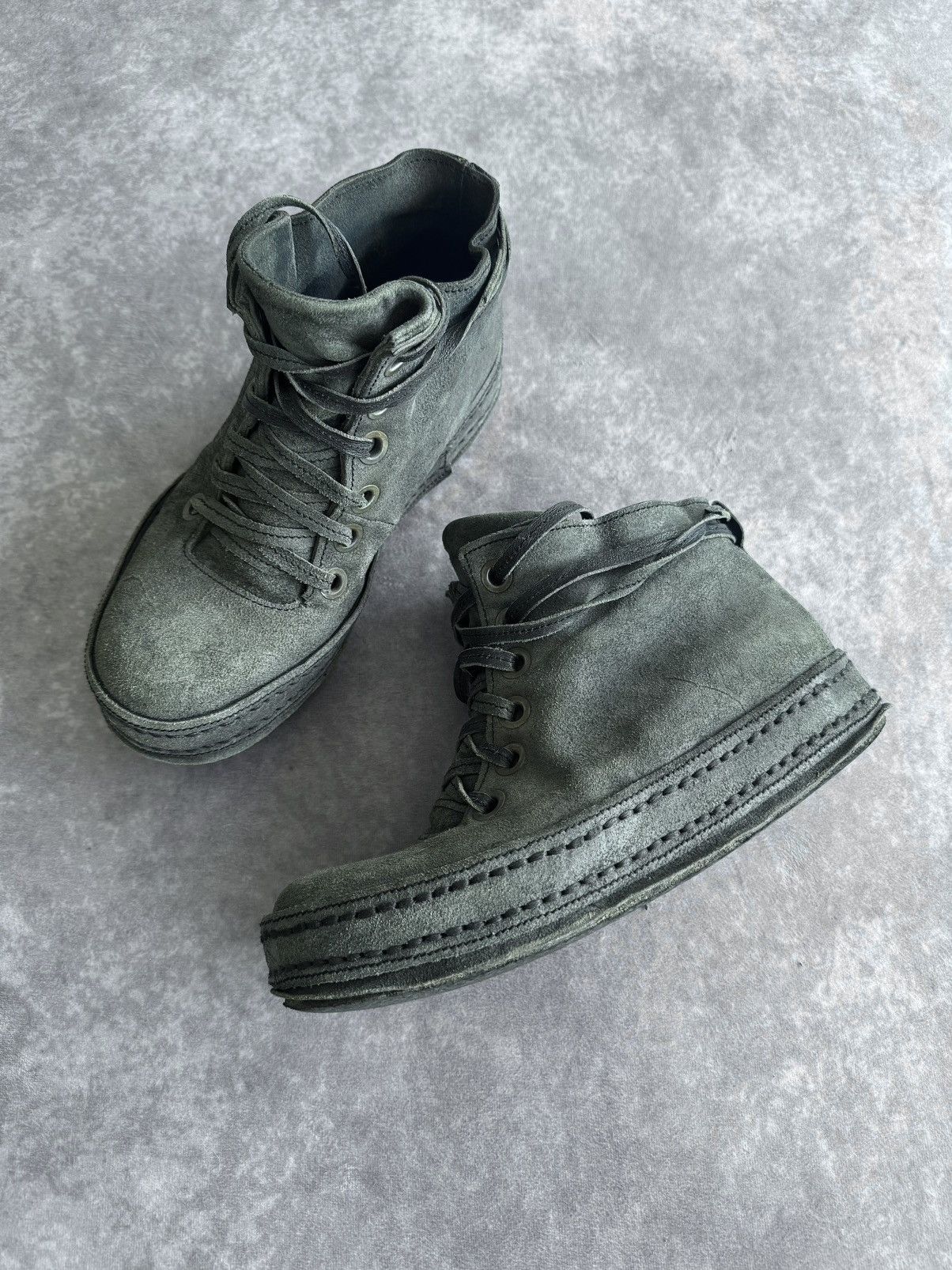 James Kearns James Kearns 6Hole Mid-Top Sneakers Size US 8 / EU 41 - 3 Thumbnail
