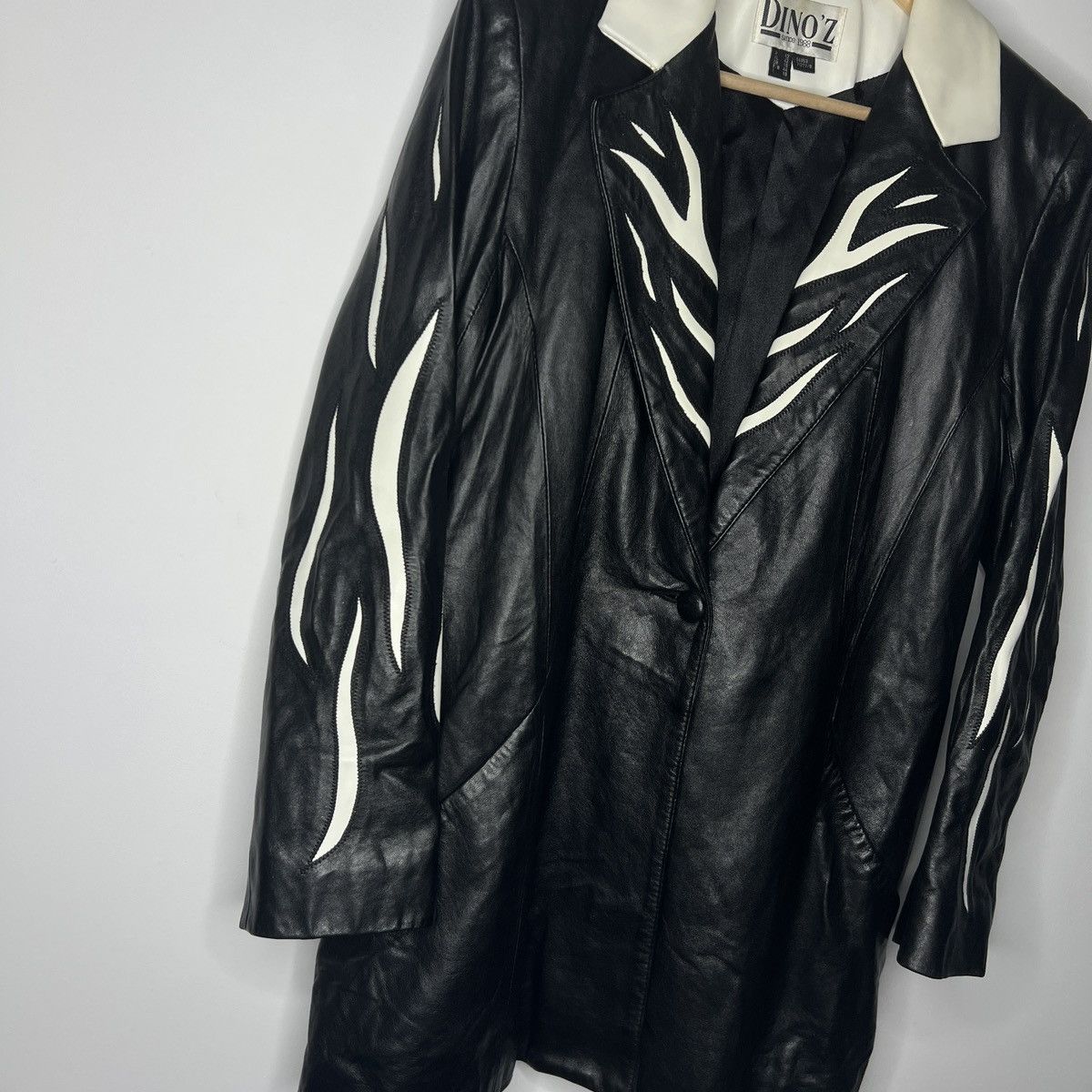 Japanese Brand × Vintage Vintage Dino Genuine Leather Coat Jacket Tribal 90s Y2K RARE Size M / US 6-8 / IT 42-44 - 3 Thumbnail