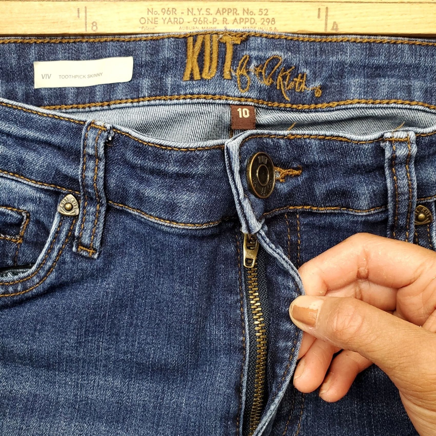Vintage KUT from the Kloth Toothpick Skinny Jeans Womens 10 Blue Denim 5 Pocket Design Size 32" / US 10 / IT 46 - 6 Thumbnail