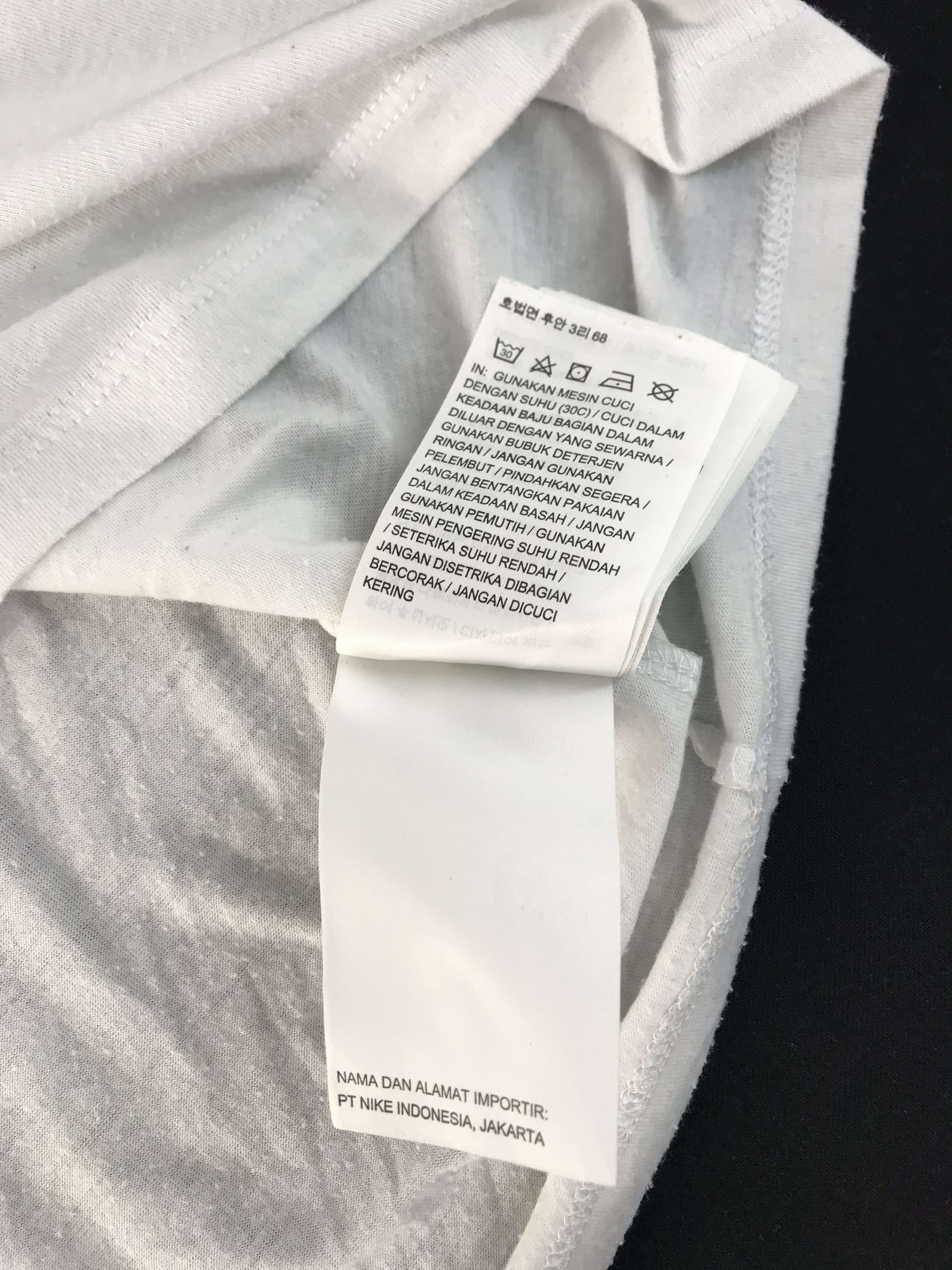 Nike Nike Swoosh Big Logo Printed White Tee T-shirt Size US M / EU 48-50 / 2 - 10 Thumbnail