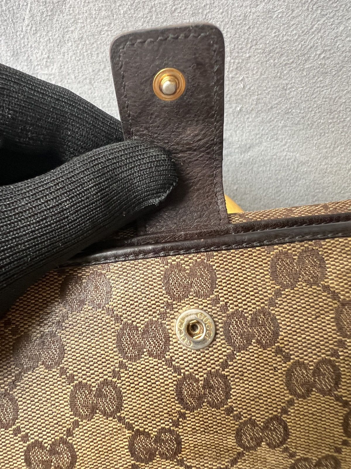 Gucci Authentic Gucci Wallet Heart Crest x Vintage Gucci Size ONE SIZE - 8 Thumbnail