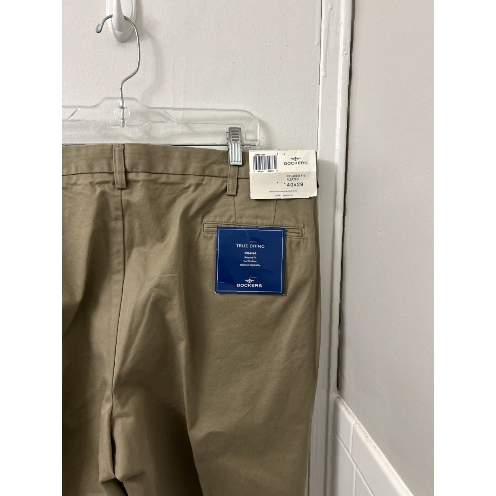 Dockers Dockers True Chino Pants Mens 40x29 Tan Pleated Relaxed Fit Logo Trousers Size US 40 / EU 56 - 5 Thumbnail