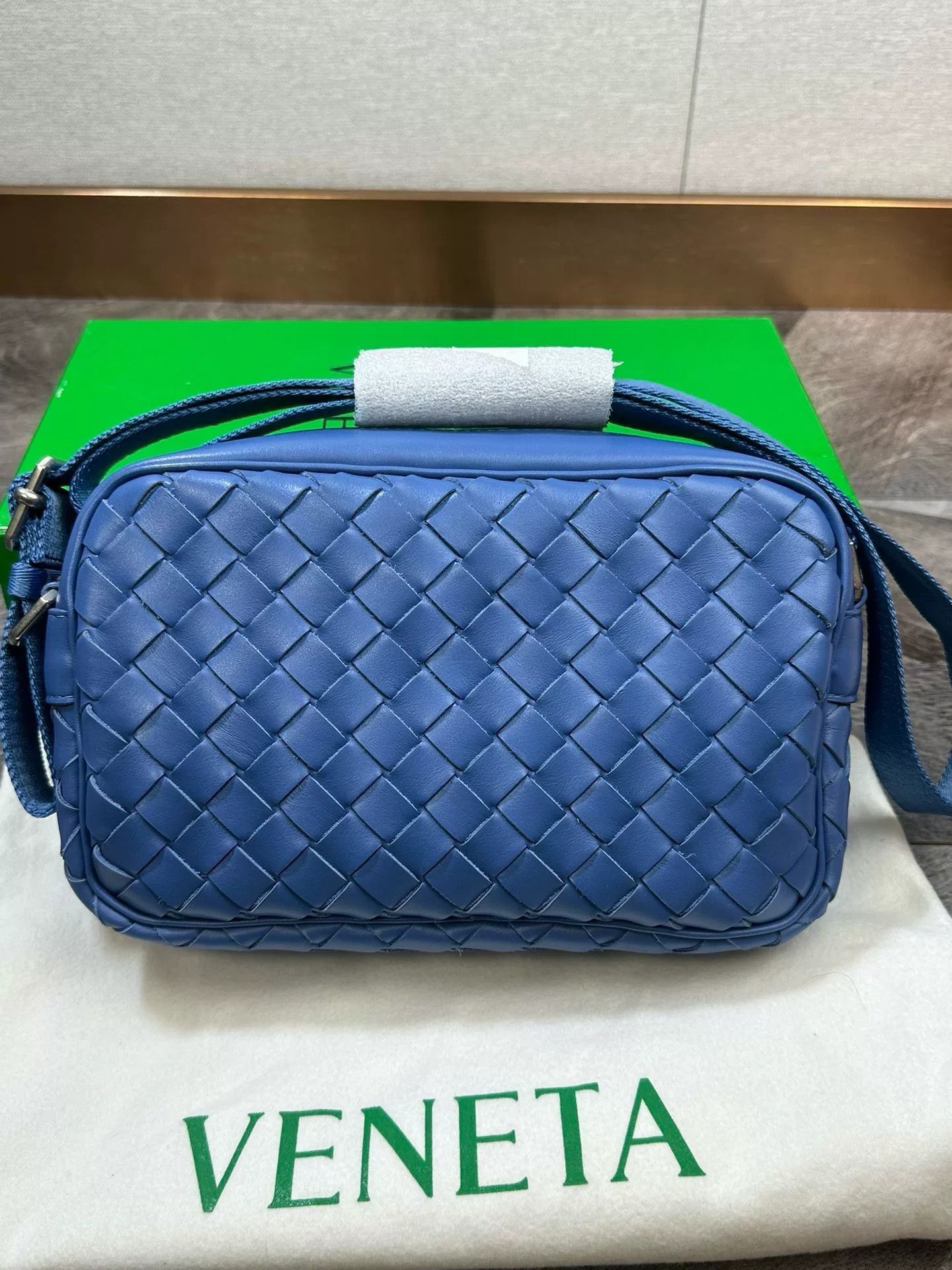 Bottega Veneta BV Blue Woven Camera Bag Size ONE SIZE - 1 Thumbnail