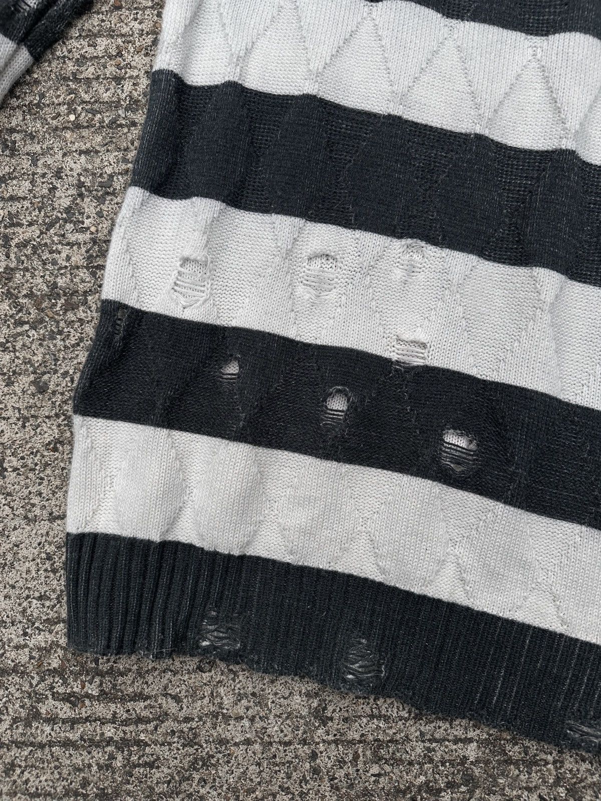Number (N)ine Number(N)ine AW02 “The Modern Age” Knitted Striped Size US M / EU 48-50 / 2 - 16 Thumbnail