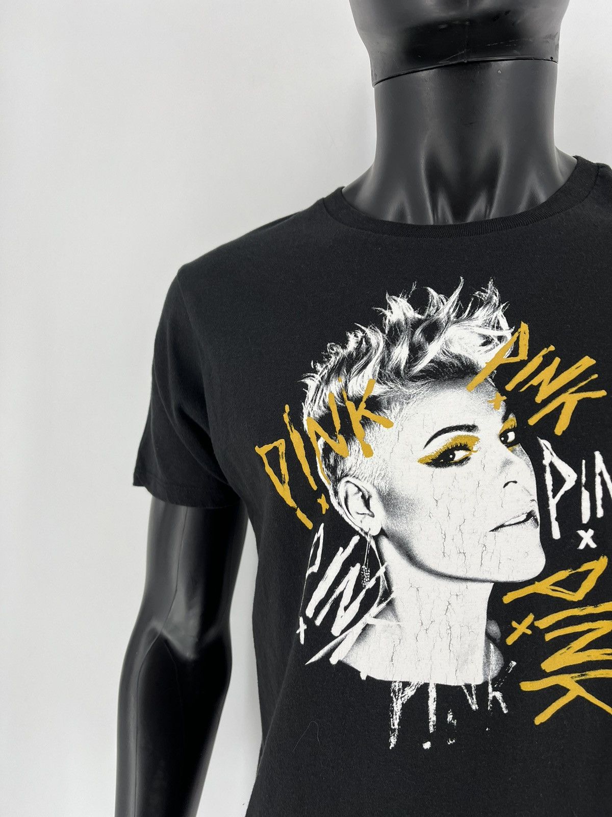 Band Tees Vintage Y2K Pink Fun House Tour American Singer Artist Tee Size US M / EU 48-50 / 2 - 6 Thumbnail
