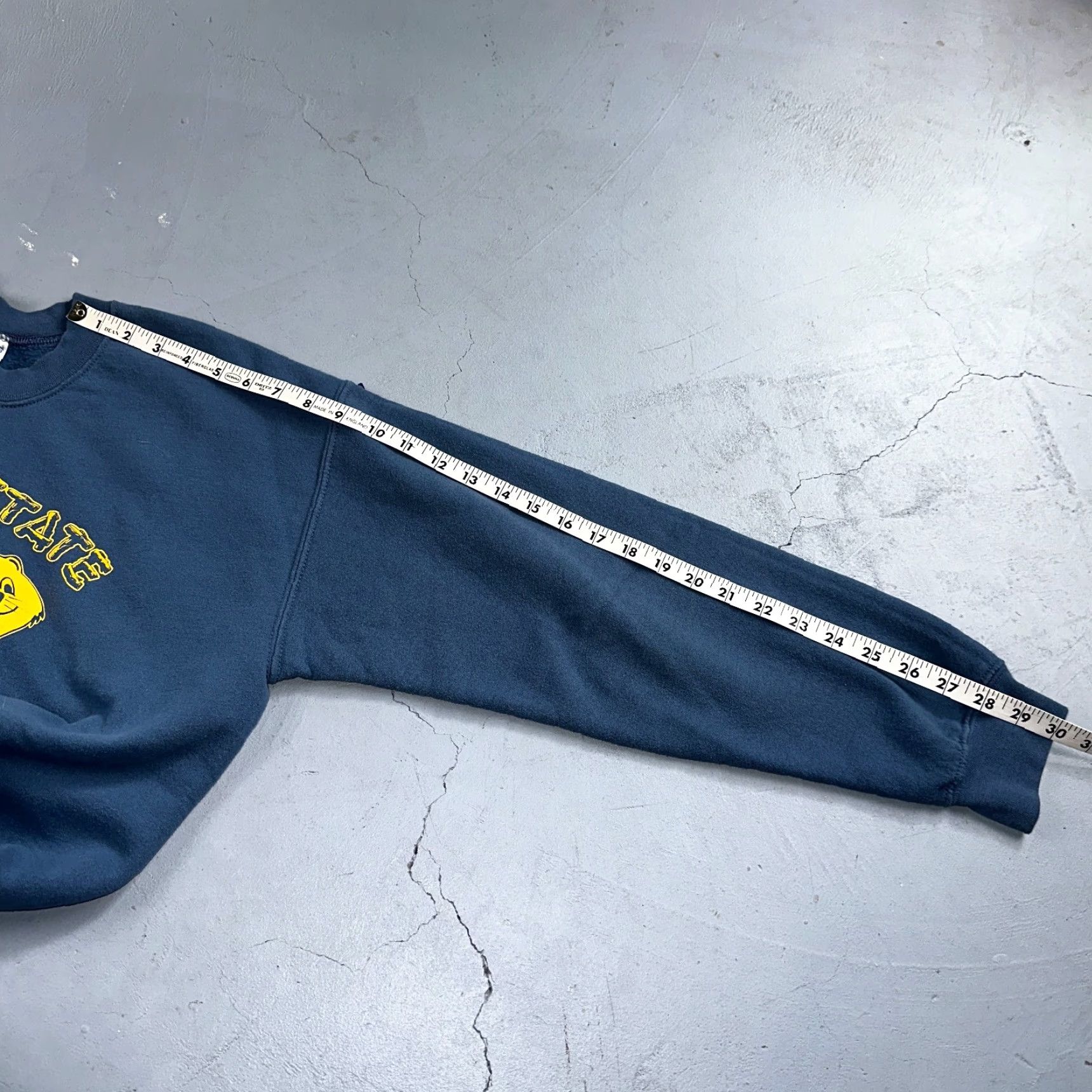 Gildan VINTAGE Oregon State Beavers Gildan Crew Neck Sweatshirt OSU Navy Blue M Unisex Adults Blue 80s Graphic Print Sweatshirt Mens Womens Size US M / EU 48-50 / 2 - 5 Thumbnail