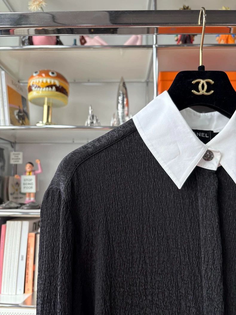Chanel Chanel 21K dark pattern full logo medium and long silk log Size XS / US 0-2 / IT 36-38 - 2 Thumbnail