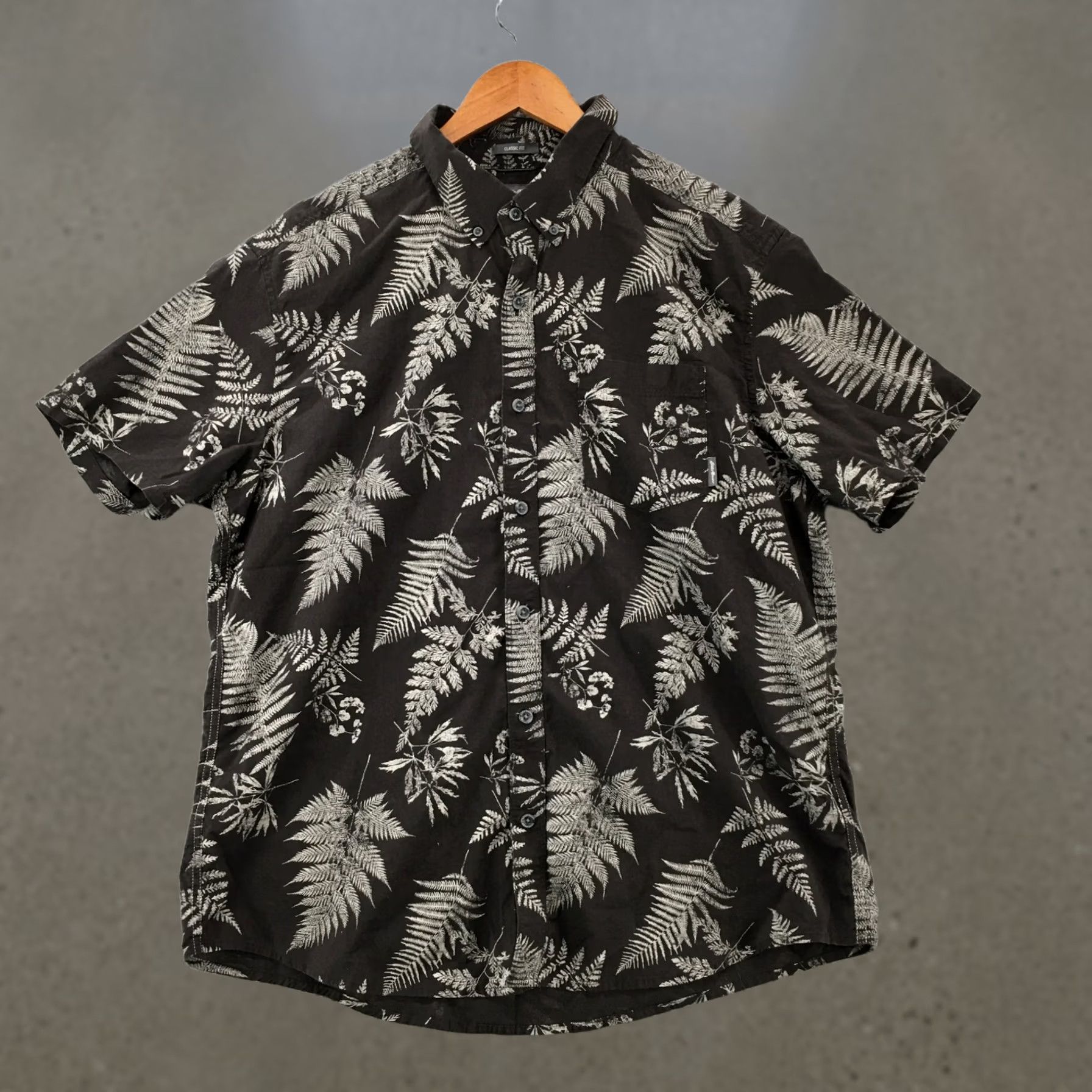 Eddie Bauer Eddie Bauer Short Sleeve Shirt Mens XL Grey Cotton Button-Down Tropical Collared Size US XL / EU 56 / 4 - 1 Thumbnail