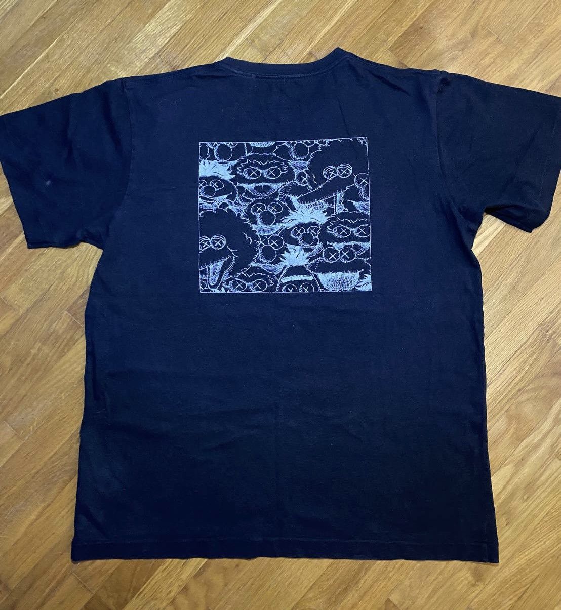 Kaws × Uniqlo Uniqlo x Kaws Sesame street tee Size US M / EU 48-50 / 2 - 2 Thumbnail