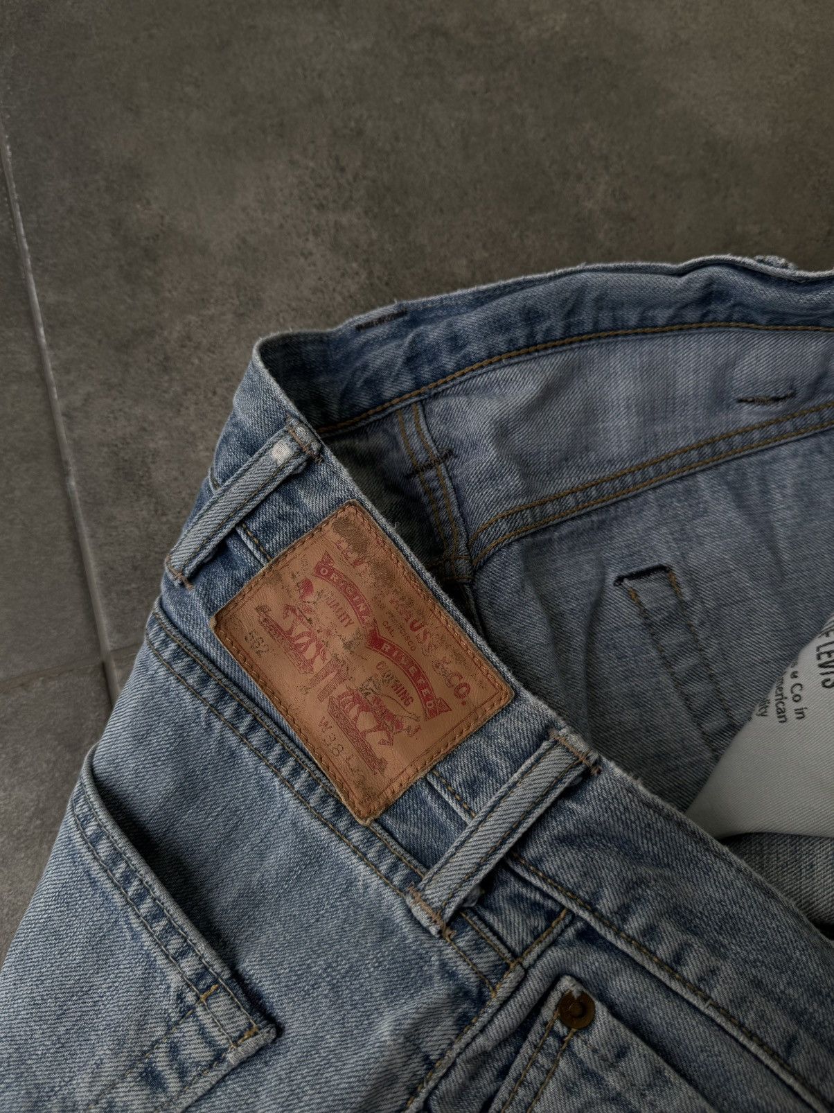 Levi's Vintage Levi's 562 Baggy Jeans Washed Faded Y2K Avantgarde Size US 38 / EU 54 - 8 Thumbnail
