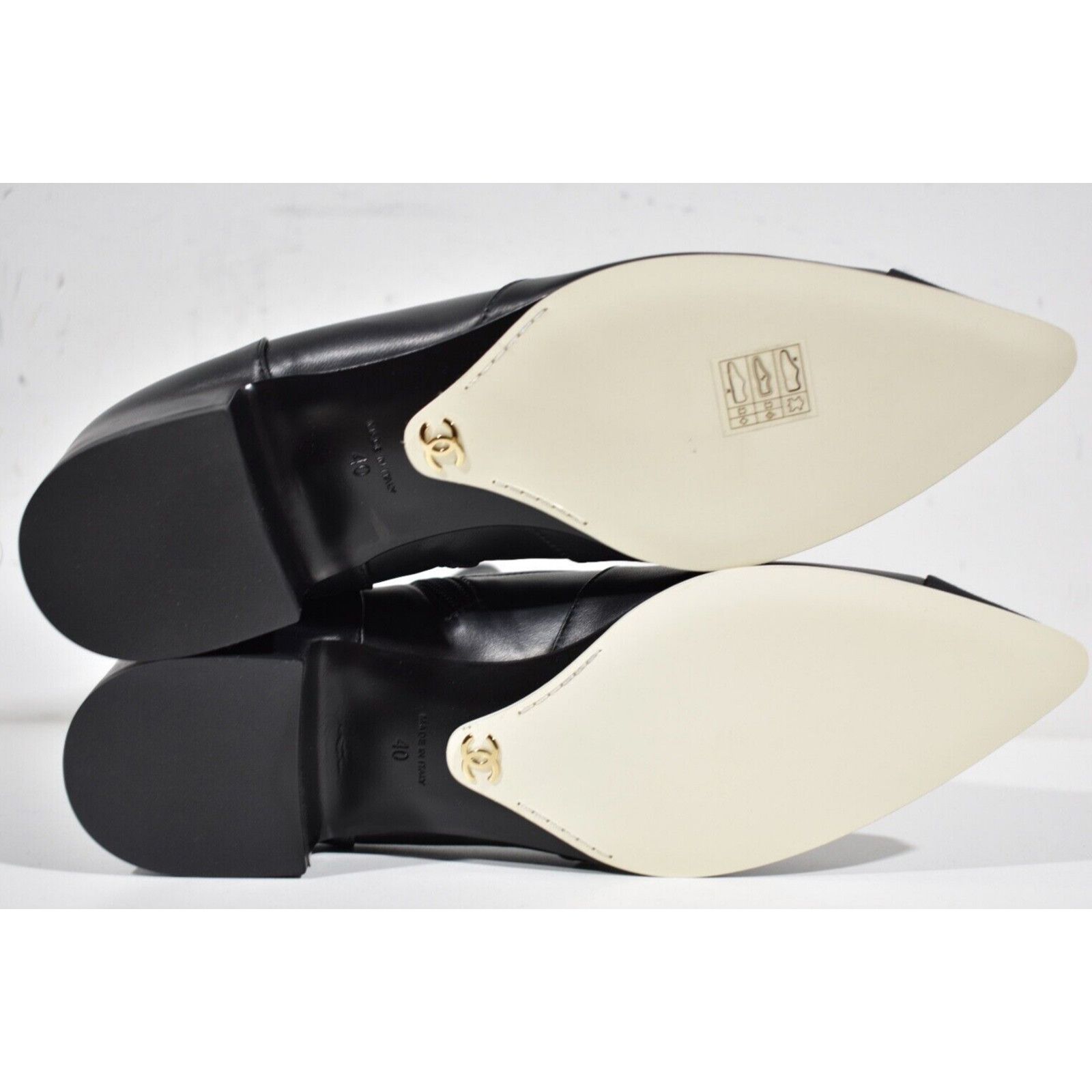 Chanel Chanel 21C Black Stretch Lambskin CC Pointed Toe Zipper Size US 10 / IT 40 - 10 Thumbnail