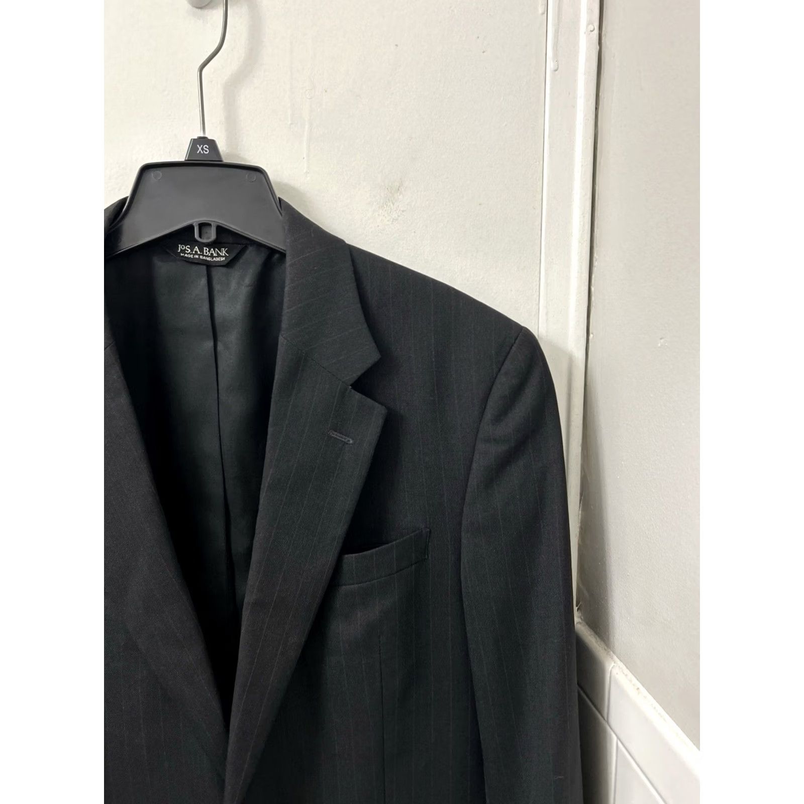 Jos. A. Bank Jos. A. Bank Blazer Mens 41L Black Pinstripe 100% Wool Two-Button Suit Jacket Size 42R - 4 Thumbnail