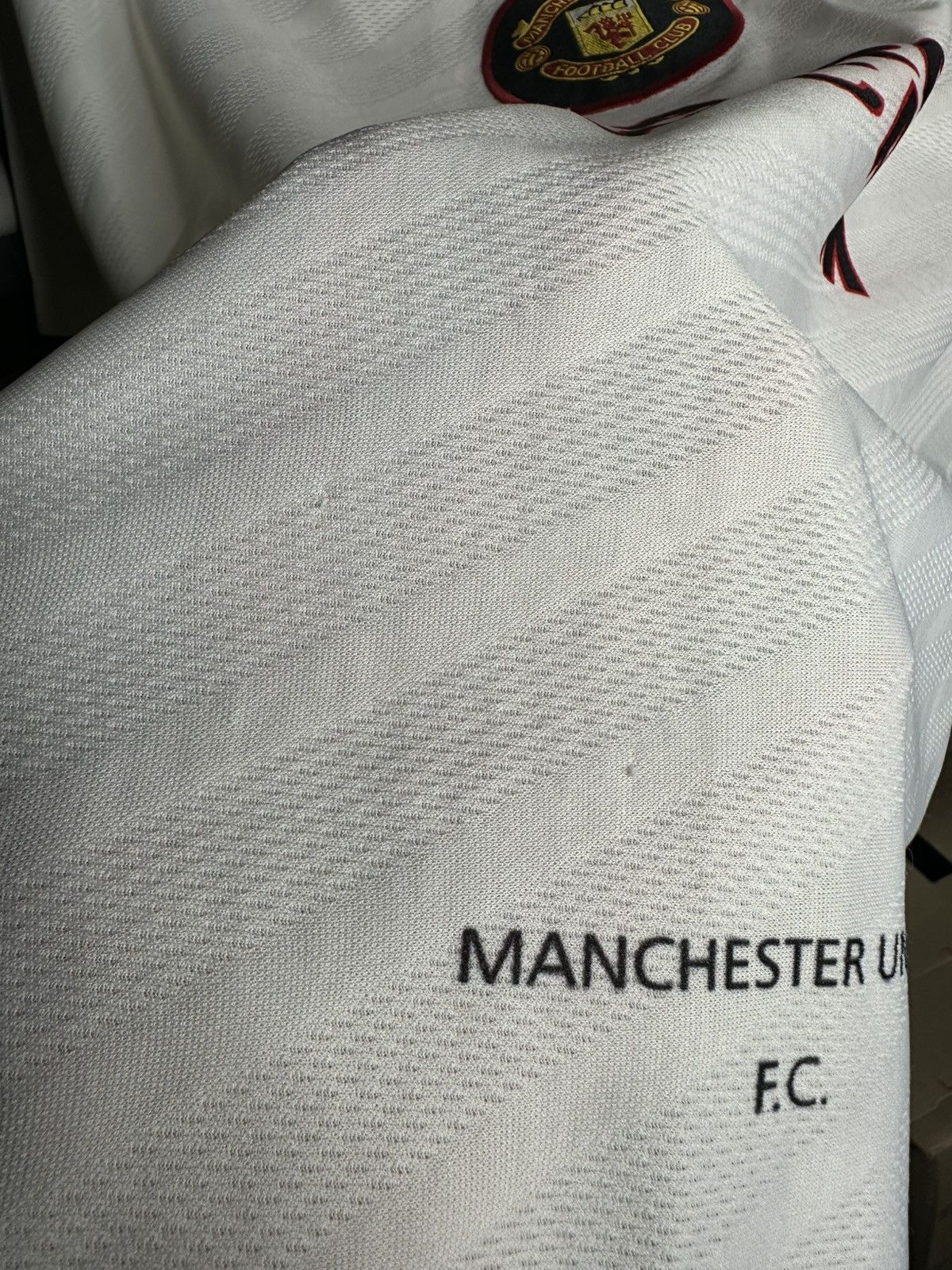 Umbro Manchester United Umbro 1996/97 Away Vintage Football Shirt Size US M / EU 48-50 / 2 - 11 Thumbnail