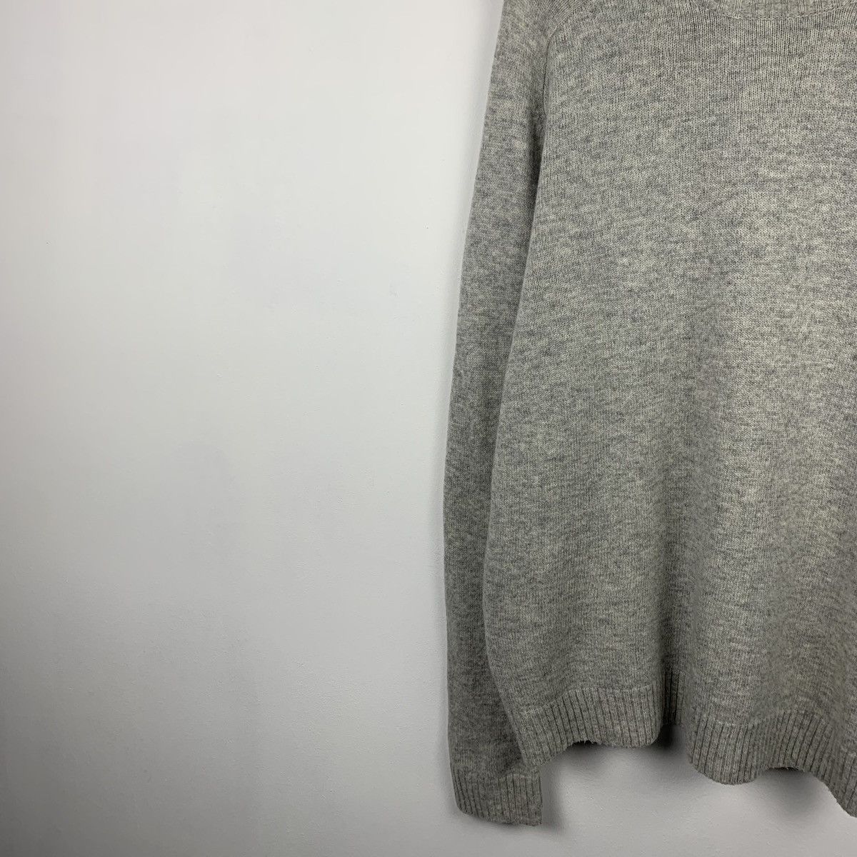 Nike Vintage Nike Swoosh Wool Sweater Gray Size XL Long Sleeve Size US XL / EU 56 / 4 - 4 Thumbnail