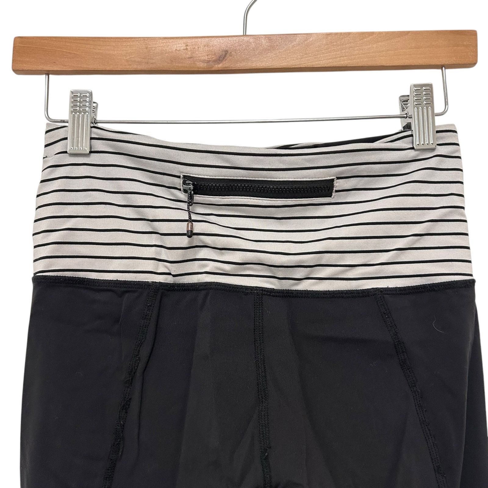 Lululemon Lululemon Black White Striped Leggings Sz 4 Size 27" / US 4 / IT 40 - 7 Thumbnail