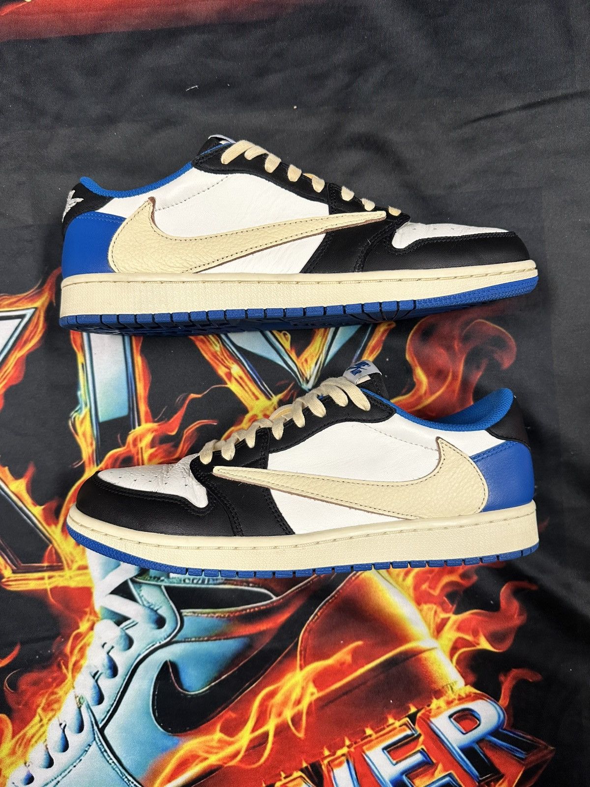 Nike × Travis Scott Travis scott low fragments Size US 10 / EU 43 - 1 Thumbnail