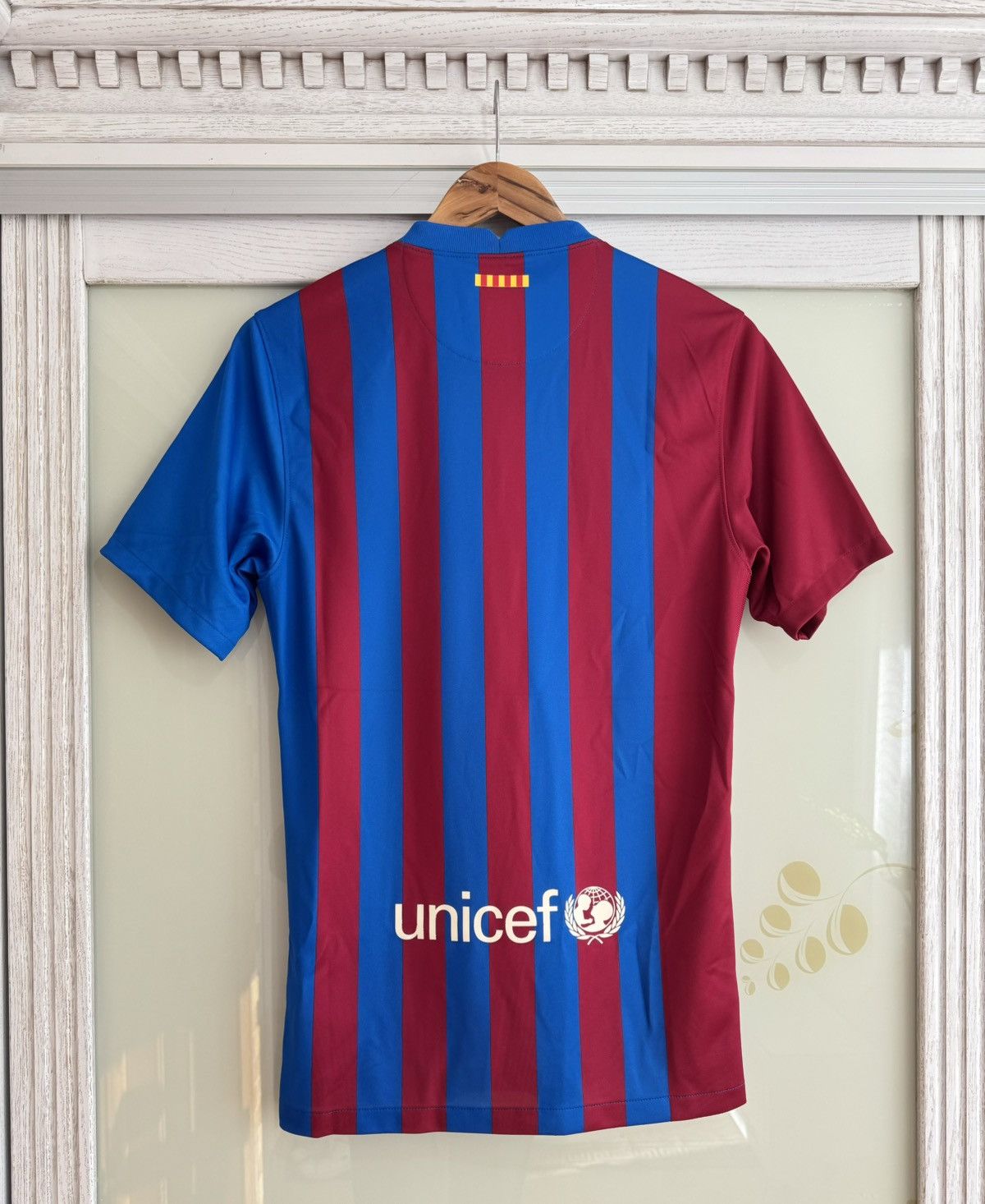 Nike Barcelona 2021-2022 Home Soccer Jersey Football Kit Shirt Size US S / EU 44-46 / 1 - 2 Thumbnail
