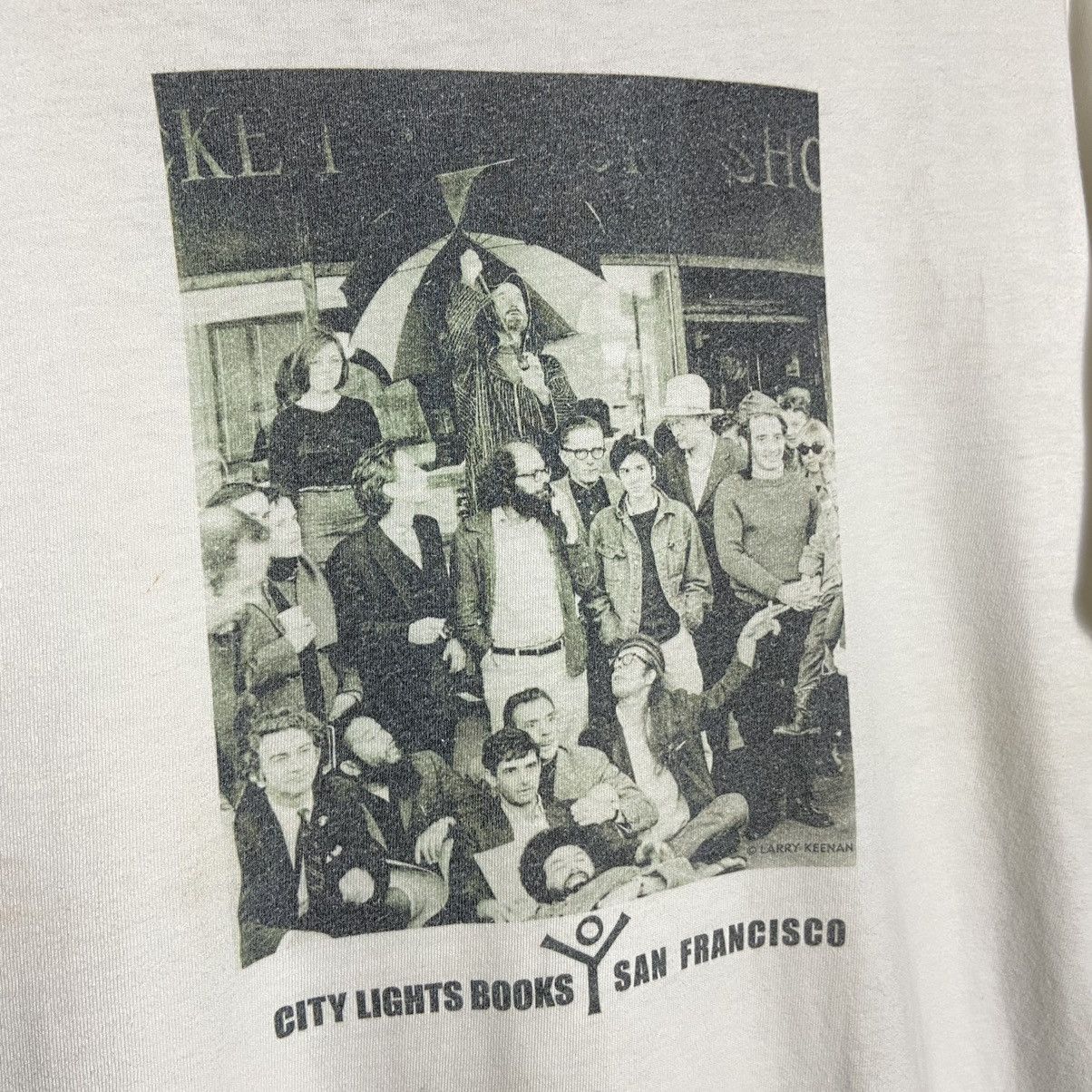 Vintage Vintage 90s The Last Gathering Larry Keenan Graphic T-Shirt Size US L / EU 52-54 / 3 - 3 Thumbnail