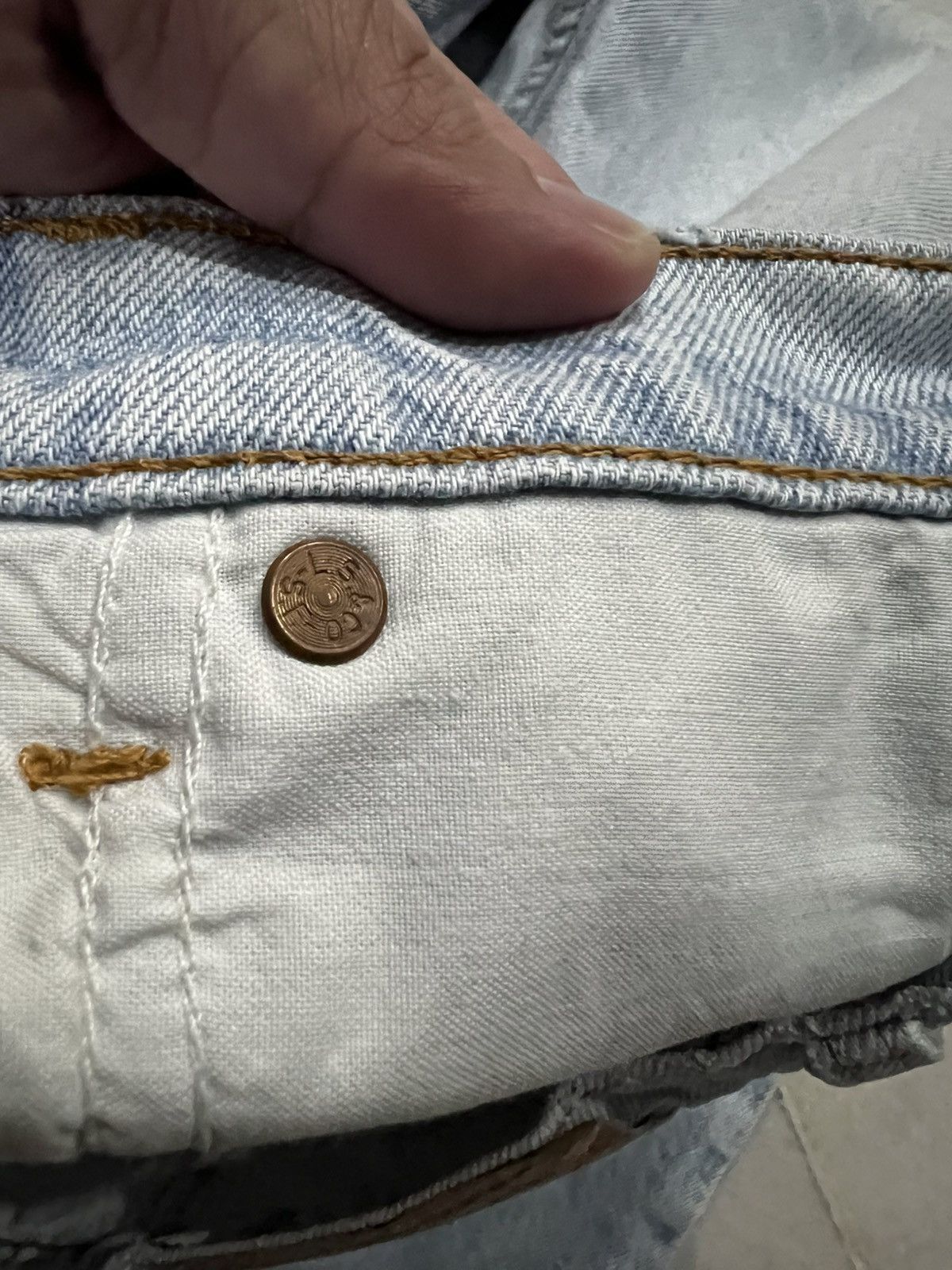 Levi's × Levi's Vintage Clothing VINTAGE 90’s LEVIS 550 ORANGE TAG LIGHT WASH JEANS Size US 30 / EU 46 - 14 Thumbnail