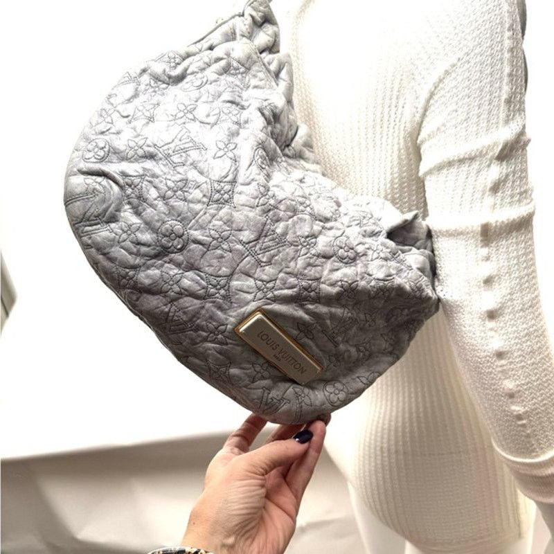 Louis Vuitton Louis Vuitton Runway..RARE Gray underarm top zip Size ONE SIZE - 13 Thumbnail
