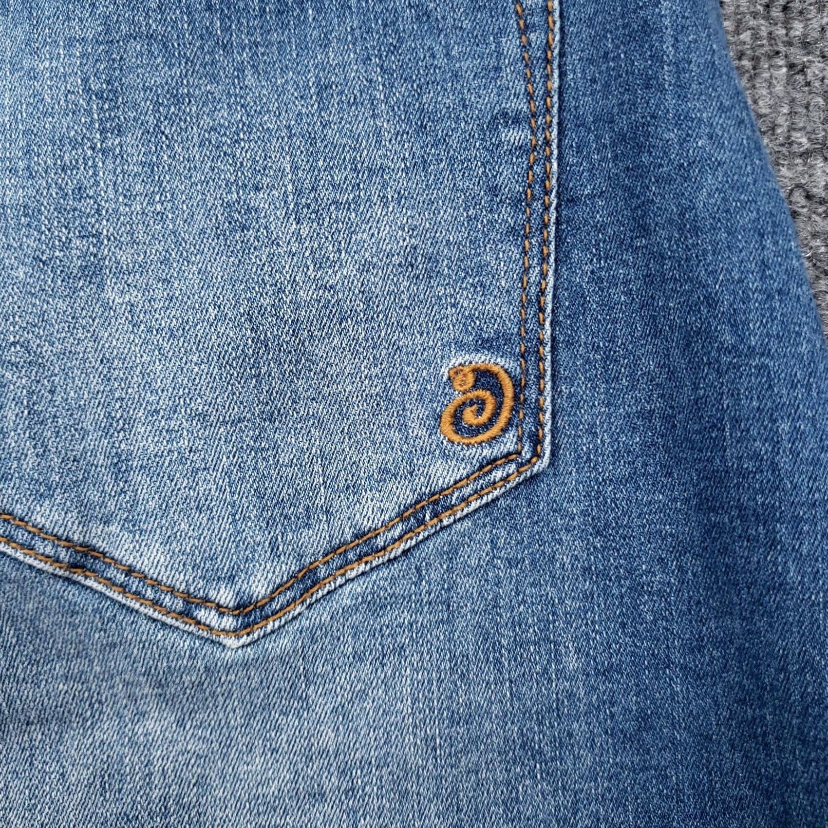 Denime Indigo Rein Skirt Womens 7/27 Blue Mini Button Fray Hem Stone Wash Denim Casual Pockets Vintage No Size 28" / US 6 / IT 42 - 6 Thumbnail
