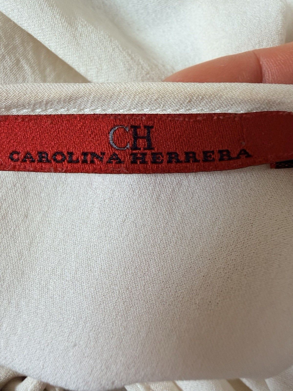 Carolina Herrera Carolina Herrera 100% Silk Ivory Flutter Sleeve Blouse Top Size M / US 6-8 / IT 42-44 - 7 Thumbnail