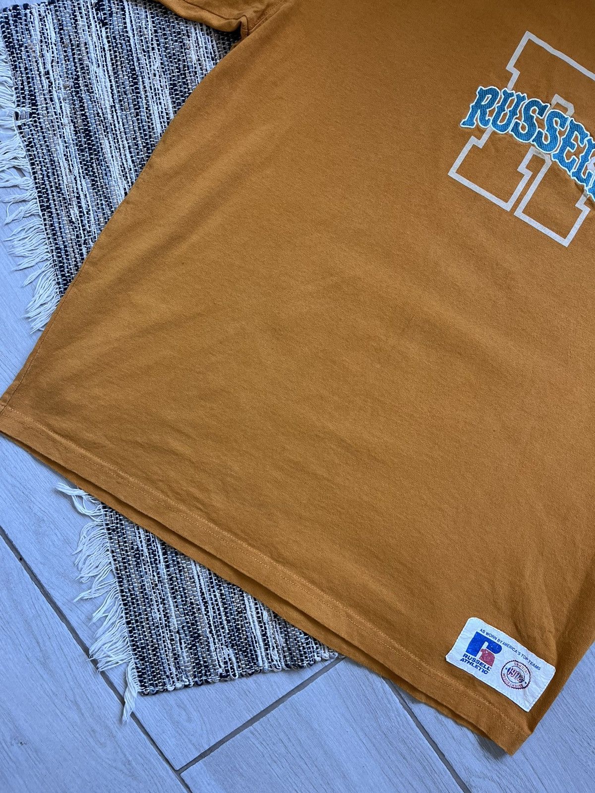 Russell Athletic × Vintage Vintage Russell Athletic T shirt minimalistic sportswear Size US S / EU 44-46 / 1 - 5 Thumbnail