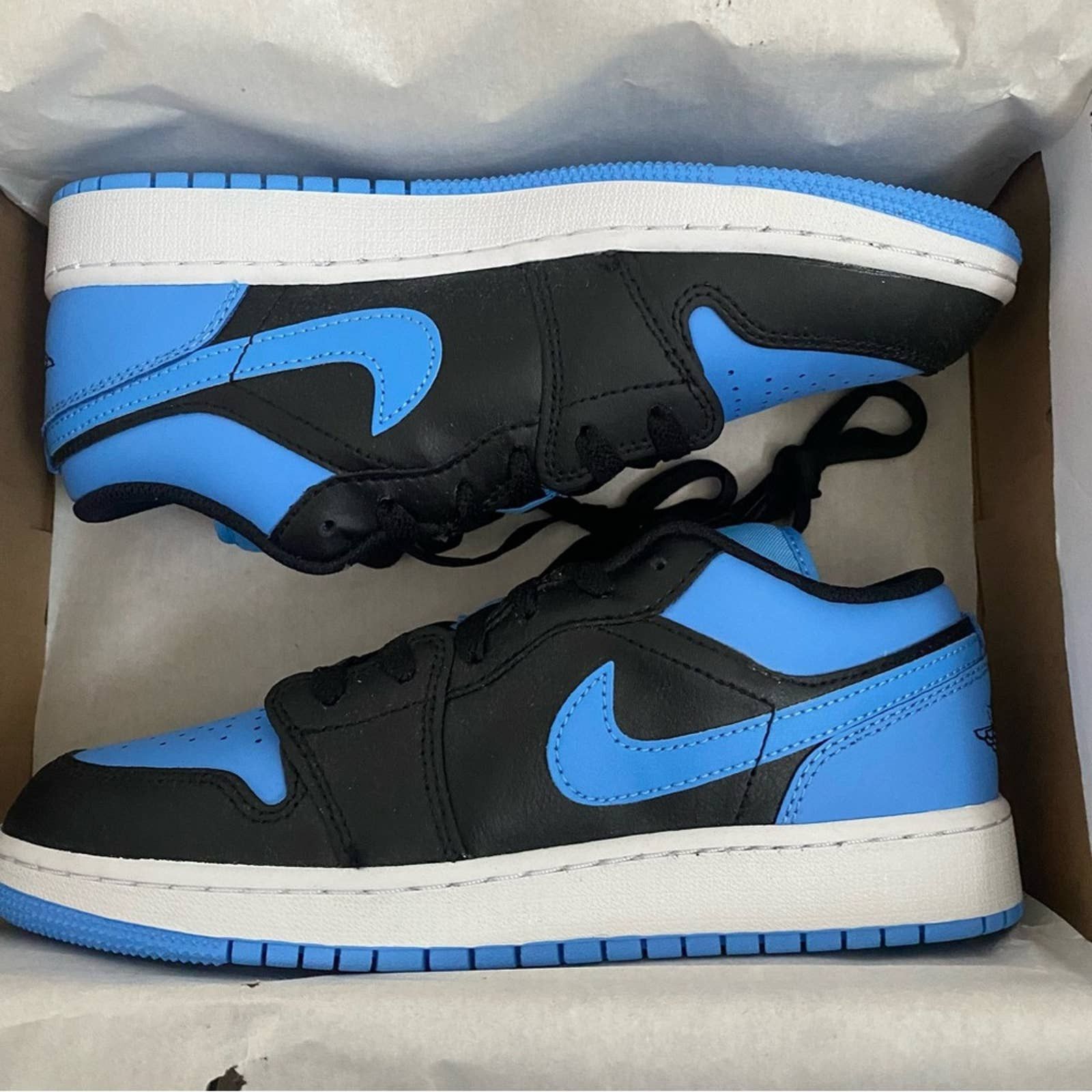 image of Nike Air Jordan 1 Dunk Low University Blue Gs 6Y 7.5 Women Shoes