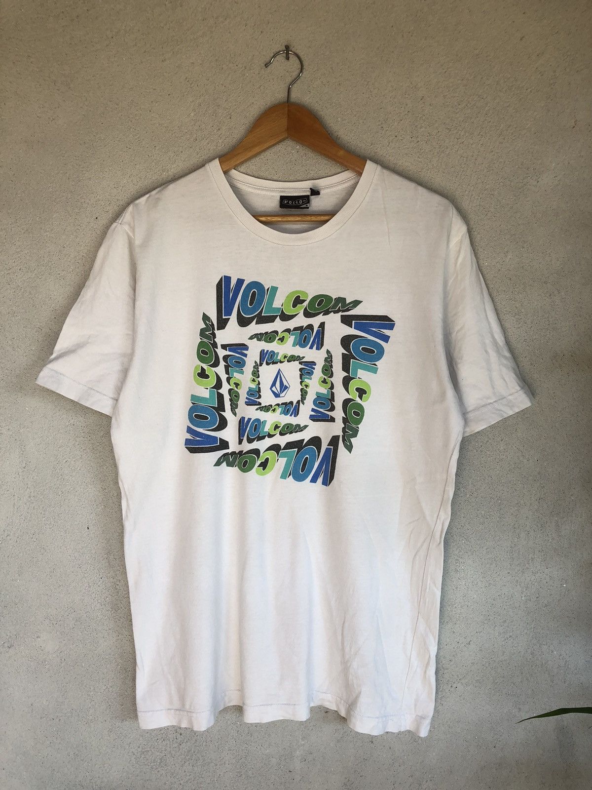 Vintage × Volcom Vintage Y2K Volcom Australia Graphic Nice Colourway Tee Size US L / EU 52-54 / 3 - 1 Thumbnail