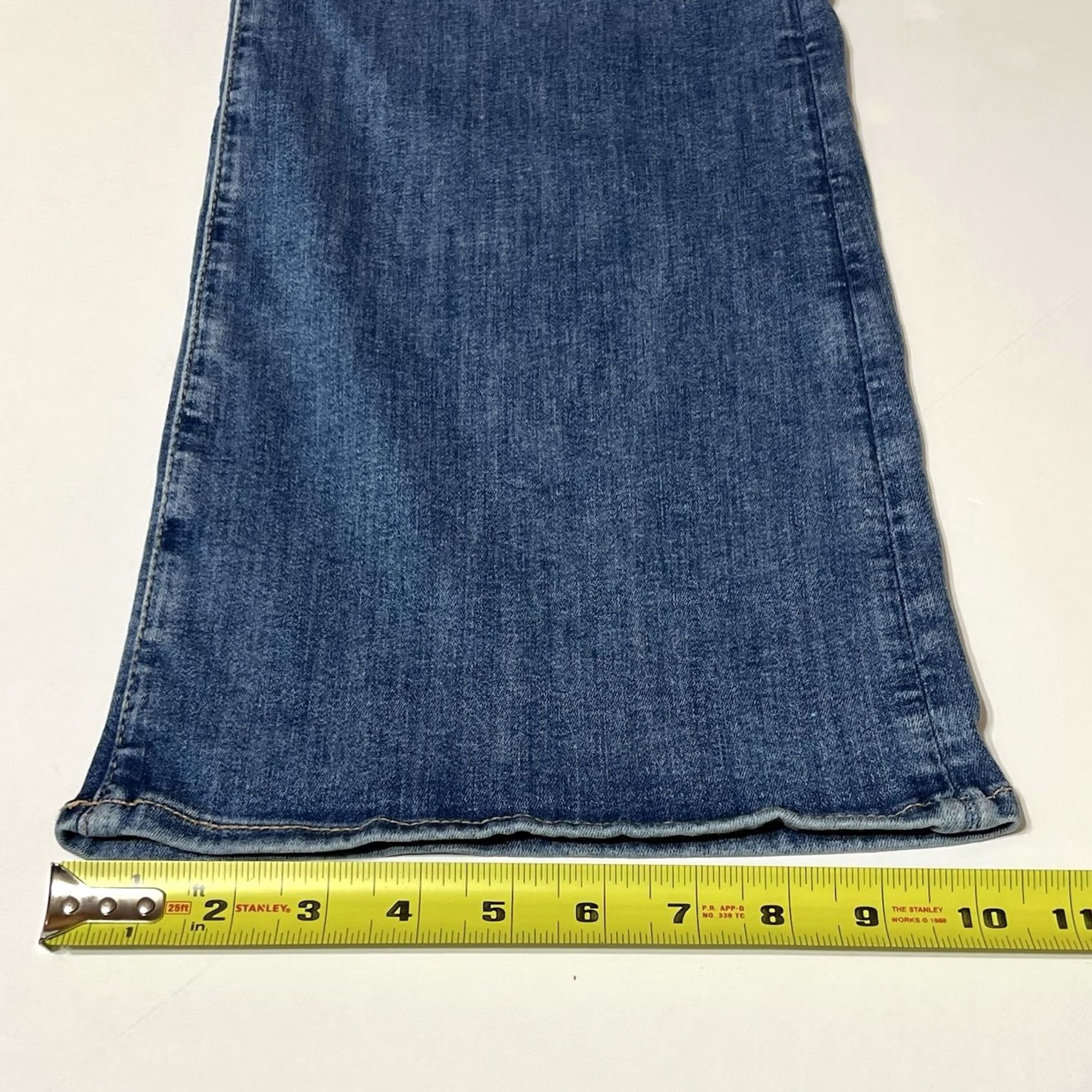 American Eagle Outfitters VINTAGE American Eagle Outfitters Kick Boot Jeans Womens 18 Short Blue Denim Bootcut Regular 38x28 Pocket Logo Zipper Stretch Replacement? Size 40" / US 18 - 7 Thumbnail