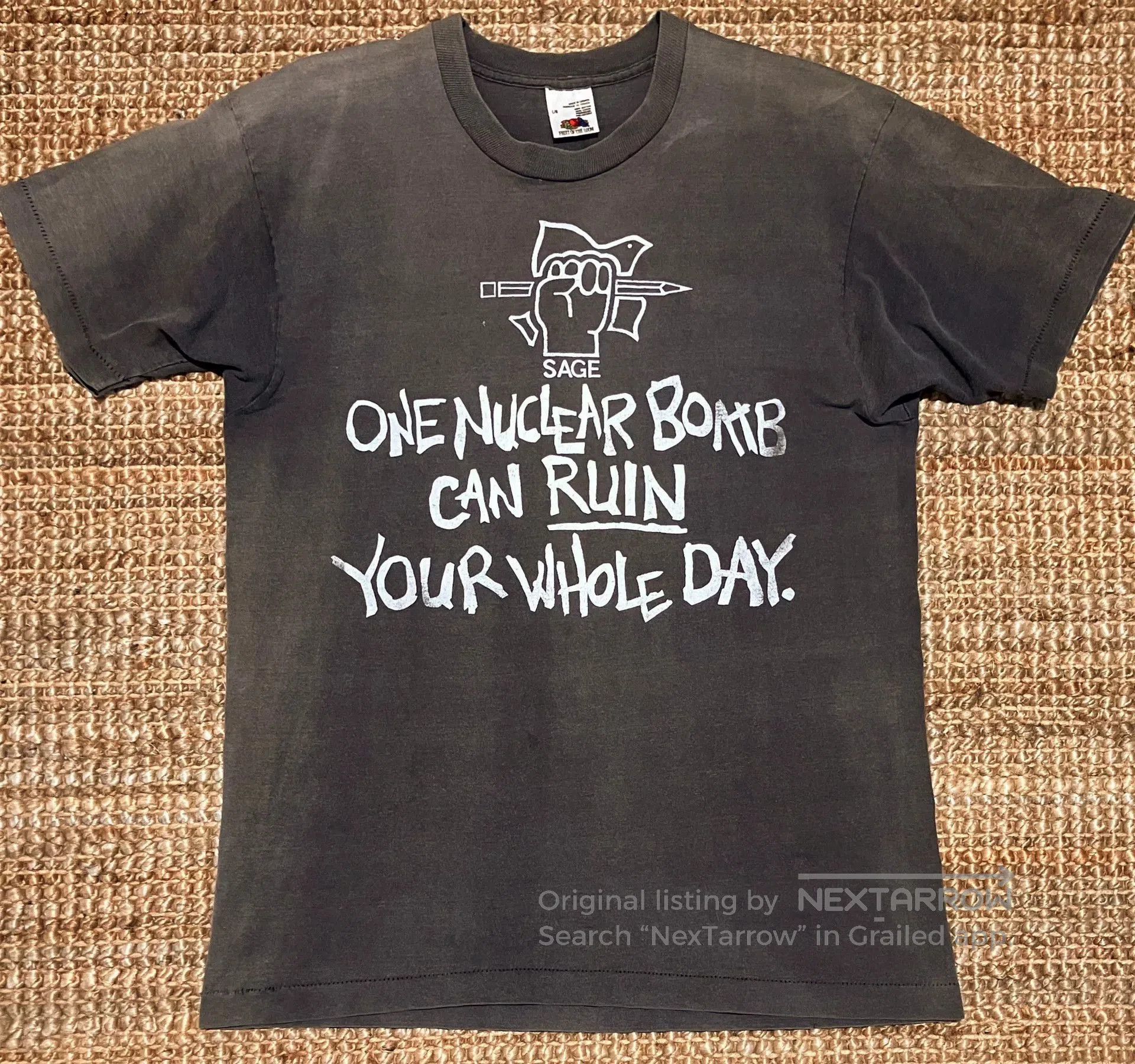 VINNY's Vintage 90s Anti-War T-Shirt. Size US M / EU 48-50 / 2 - 3 Thumbnail