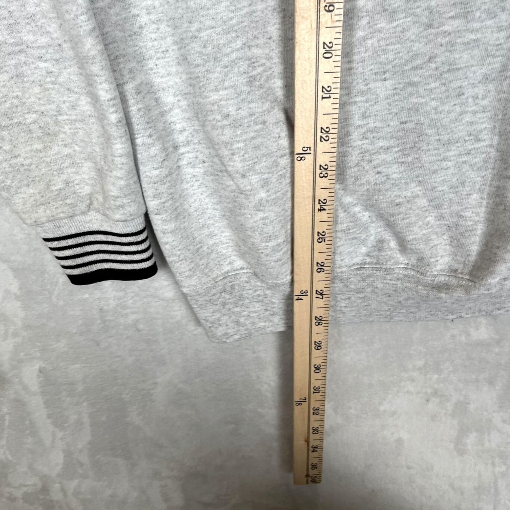 Vintage VINTAGE College House Sierra Timberwolves Sweatshirt Mens XL Gray Graphic Print Fleece Crew Neck Pullover College House Logo Size US XL / EU 56 / 4 - 6 Thumbnail
