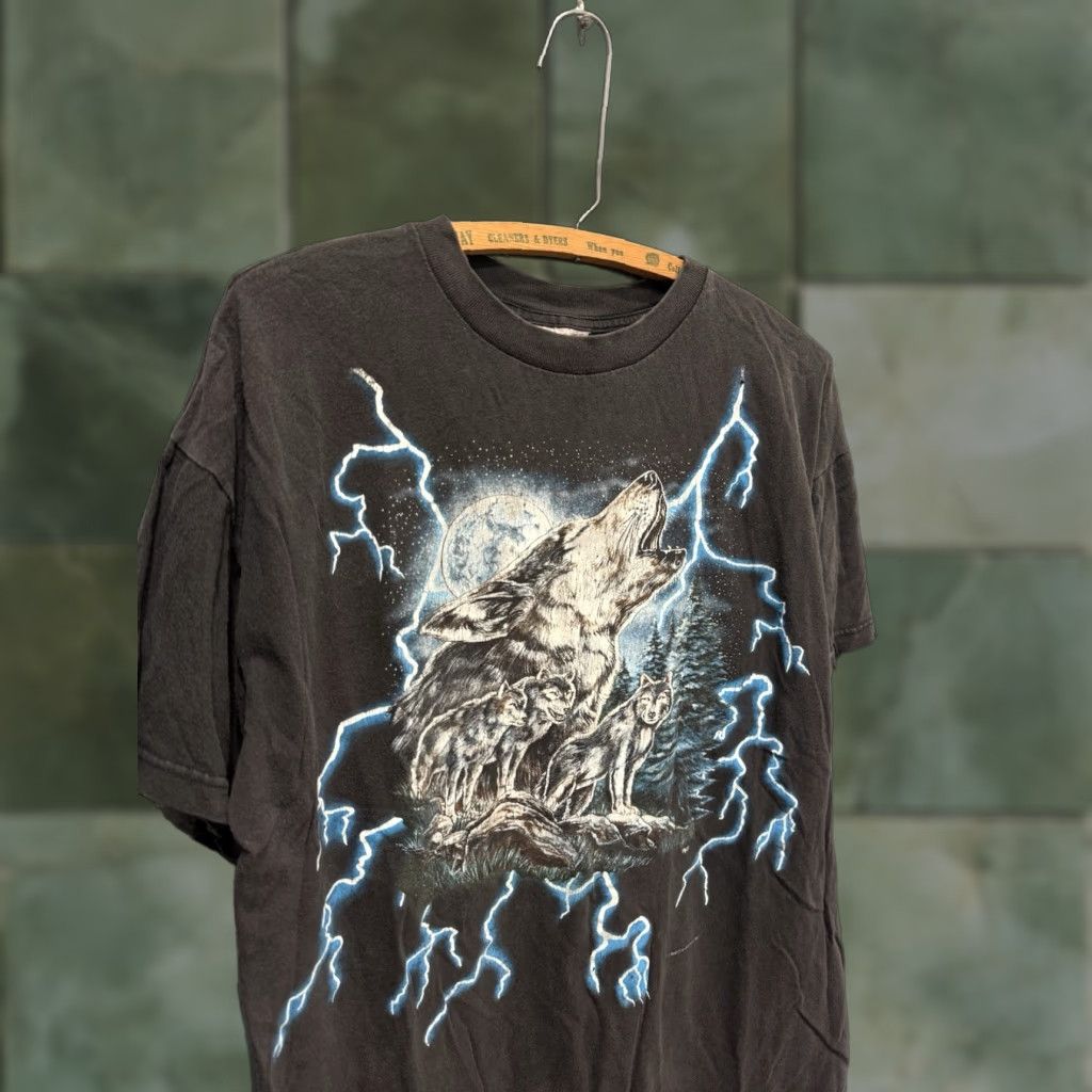 Vintage VINTAGE American Thunder Wolf Pack Black Lighting Tee Shirt Large Men 90s 90’s Shirt T-Shirt Men L Black Wolf Pack Lighting 90s Mens Size US L / EU 52-54 / 3 - 1 Thumbnail